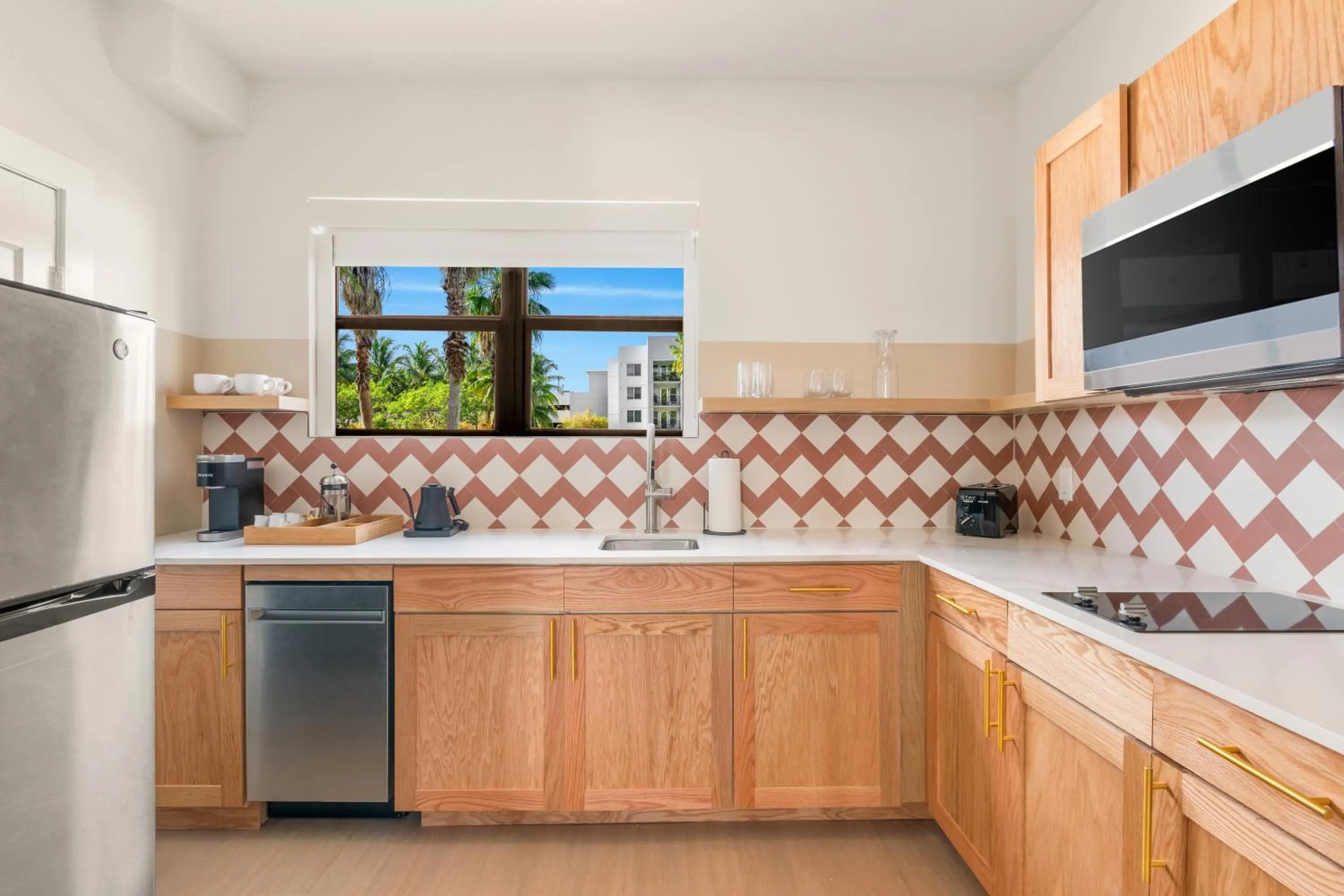 Coffee/tea facilities in Beach Plaza