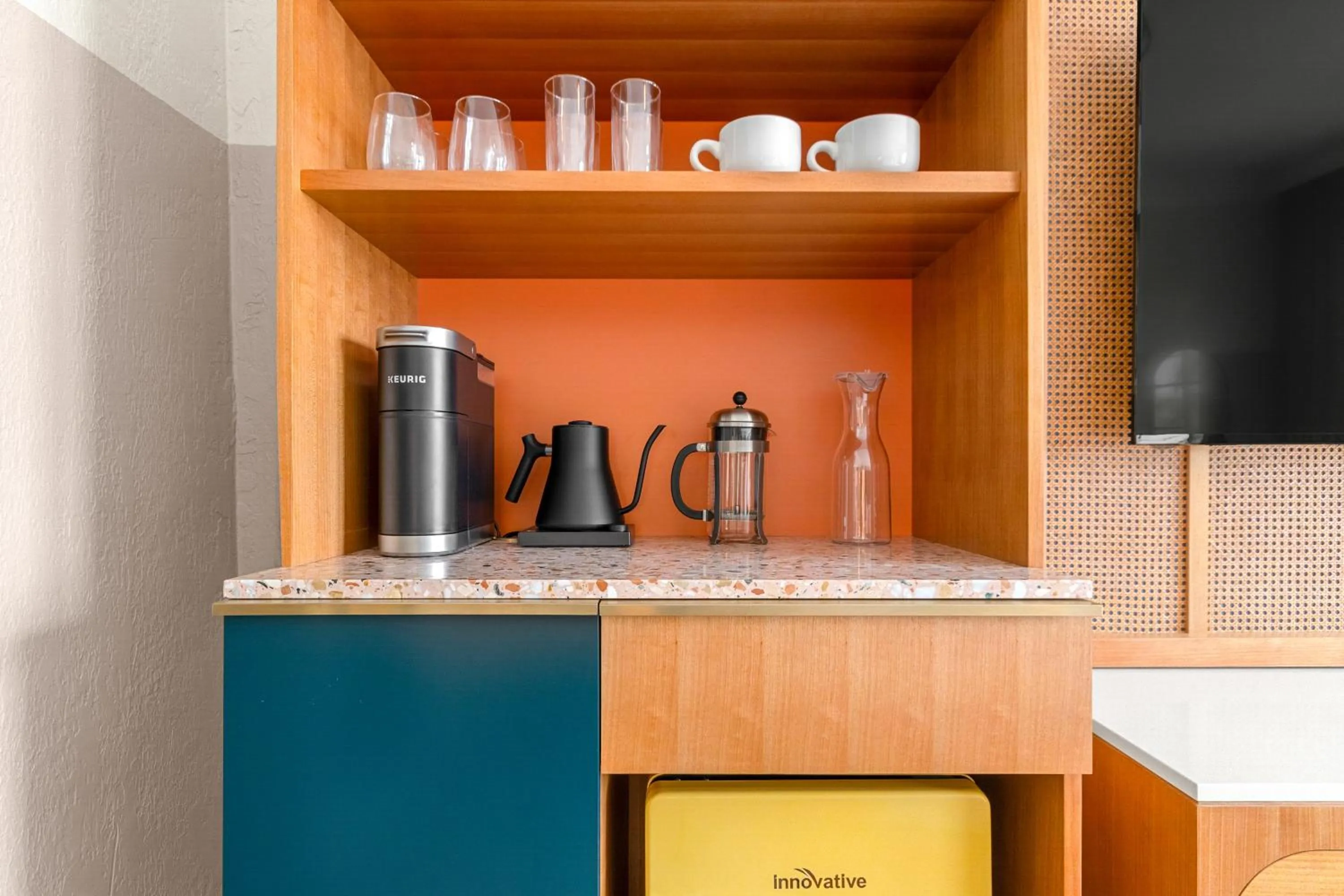 Coffee/tea facilities in Beach Plaza