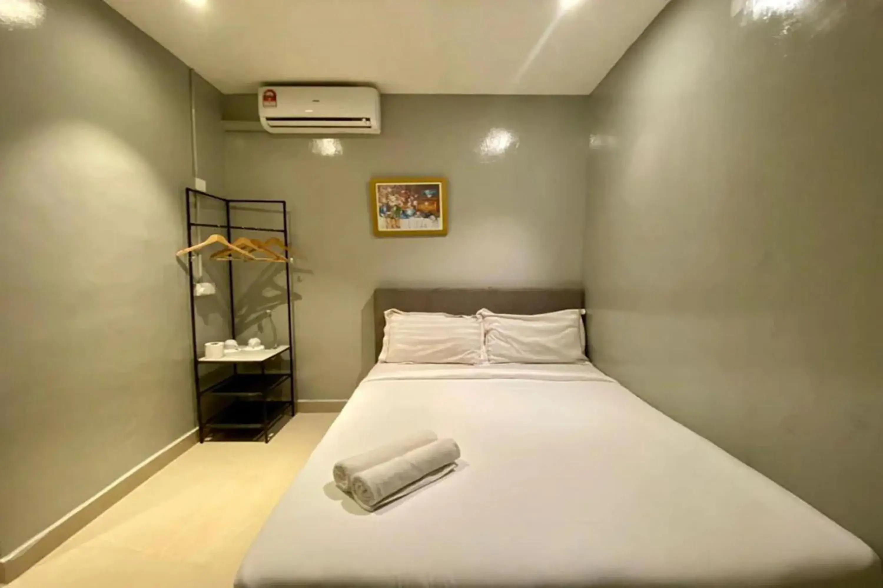 Standard Queen Room in Hotel Dlima House Bukit Bintang Standard Queen Room in Hotel Dlima House Bukit Bintang