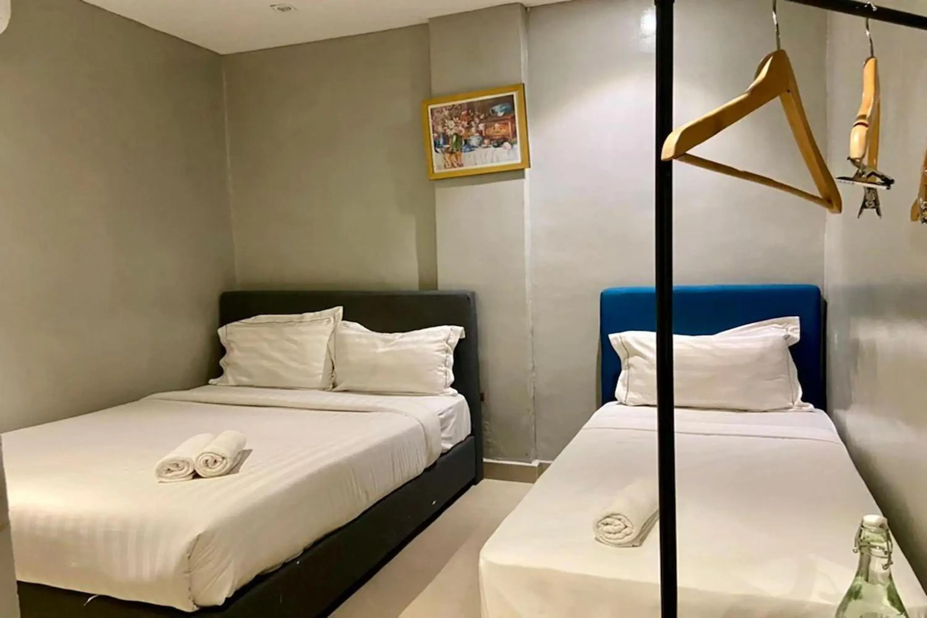 Triple Room in Hotel Dlima House Bukit Bintang Triple Room in Hotel Dlima House Bukit Bintang