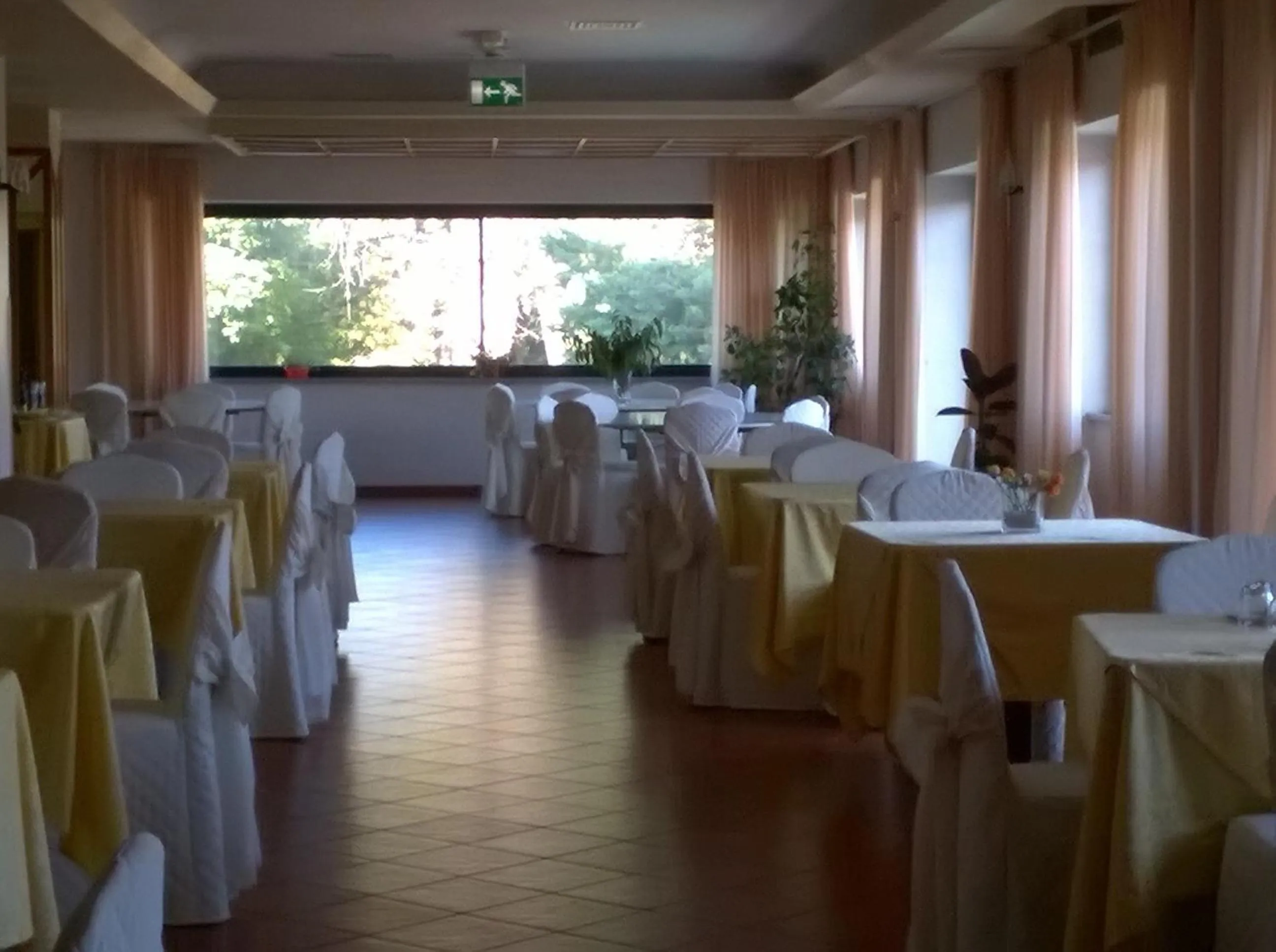 Restaurant/places to eat in Hotel Du Parc