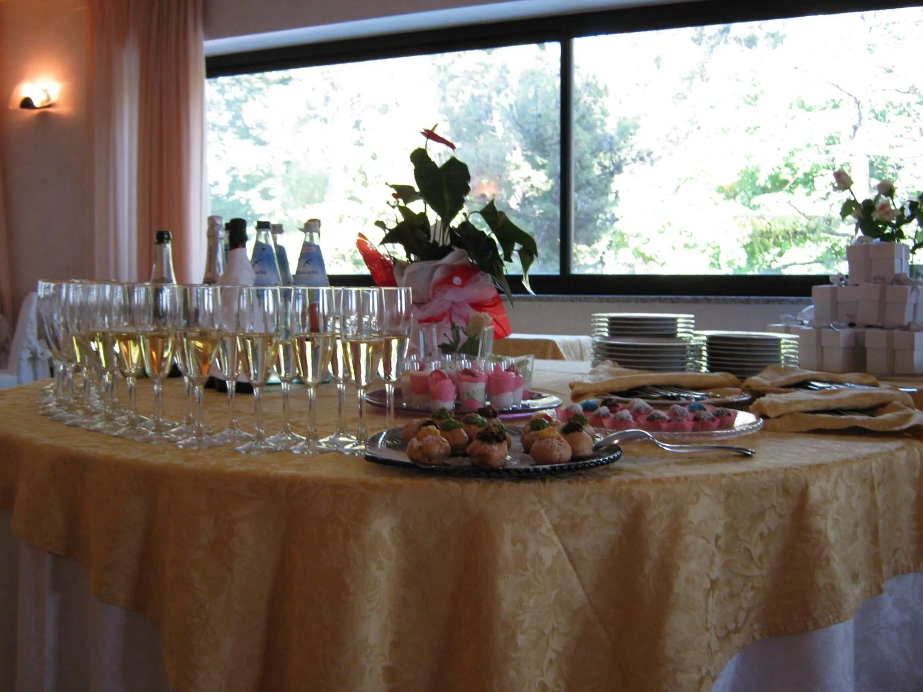 Restaurant/places to eat in Hotel Du Parc