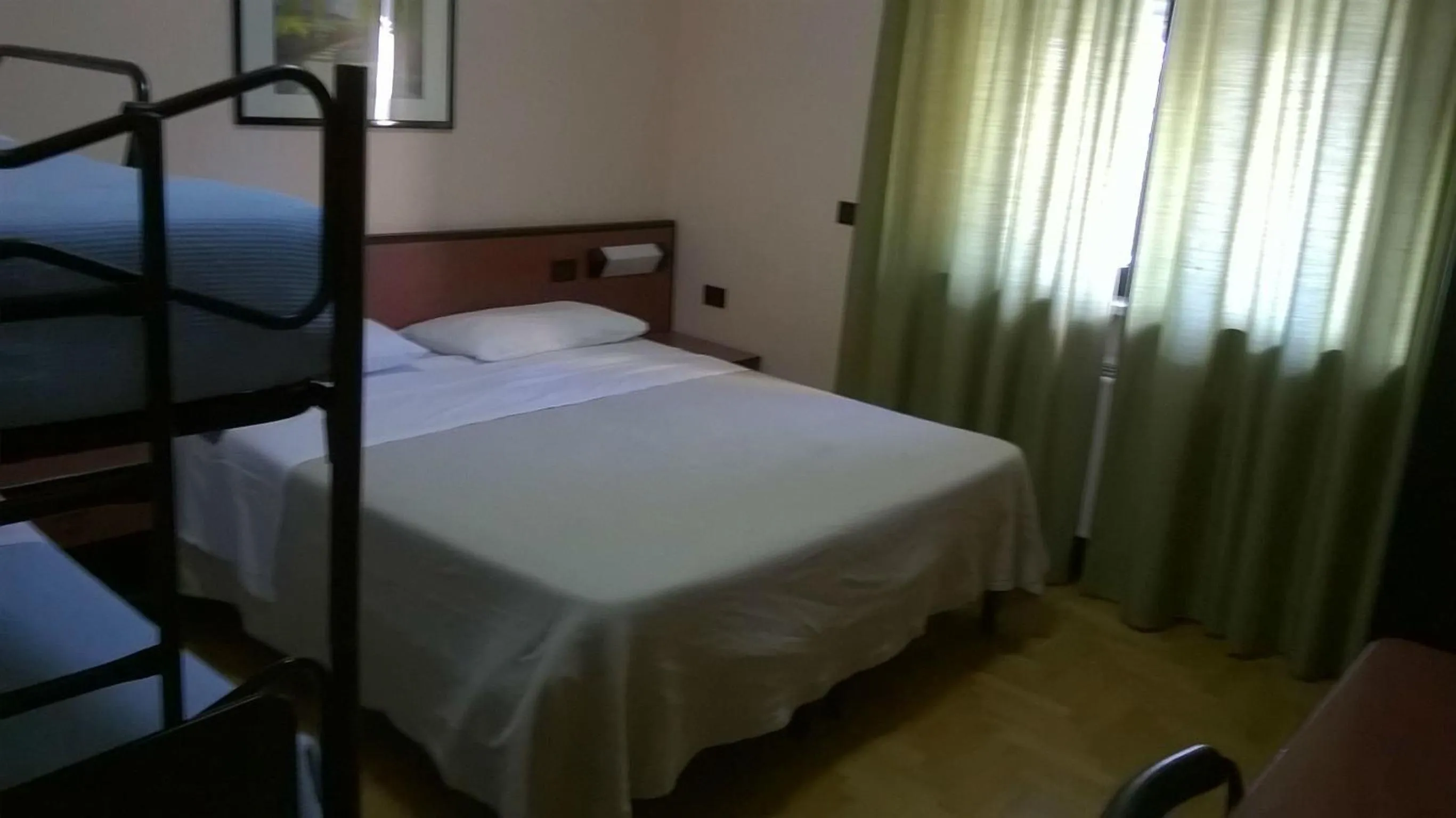 Bed in Hotel Du Parc