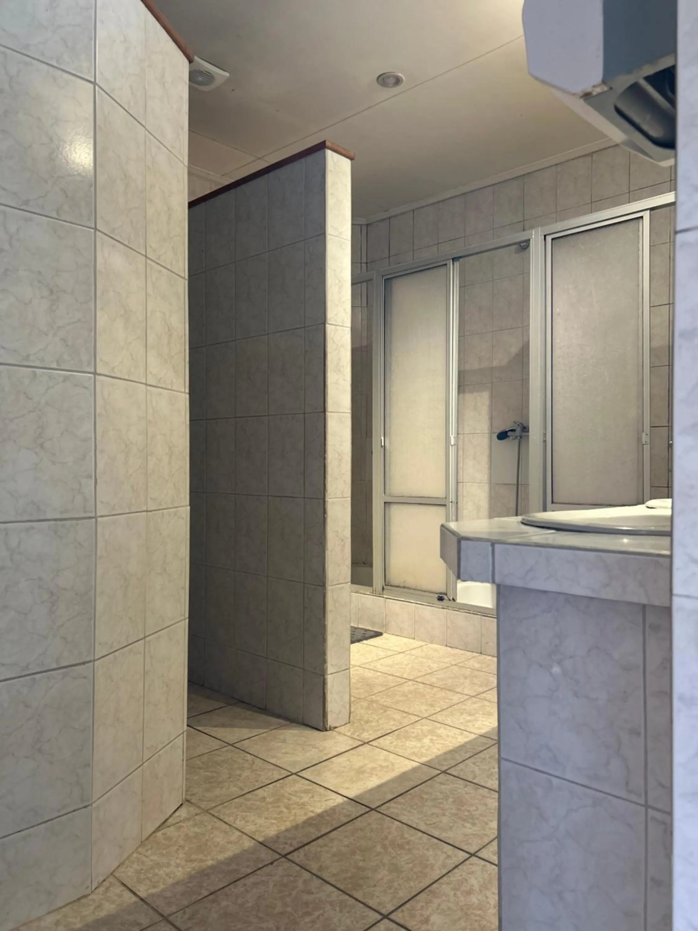 Shower in Hostal Don Guillermo