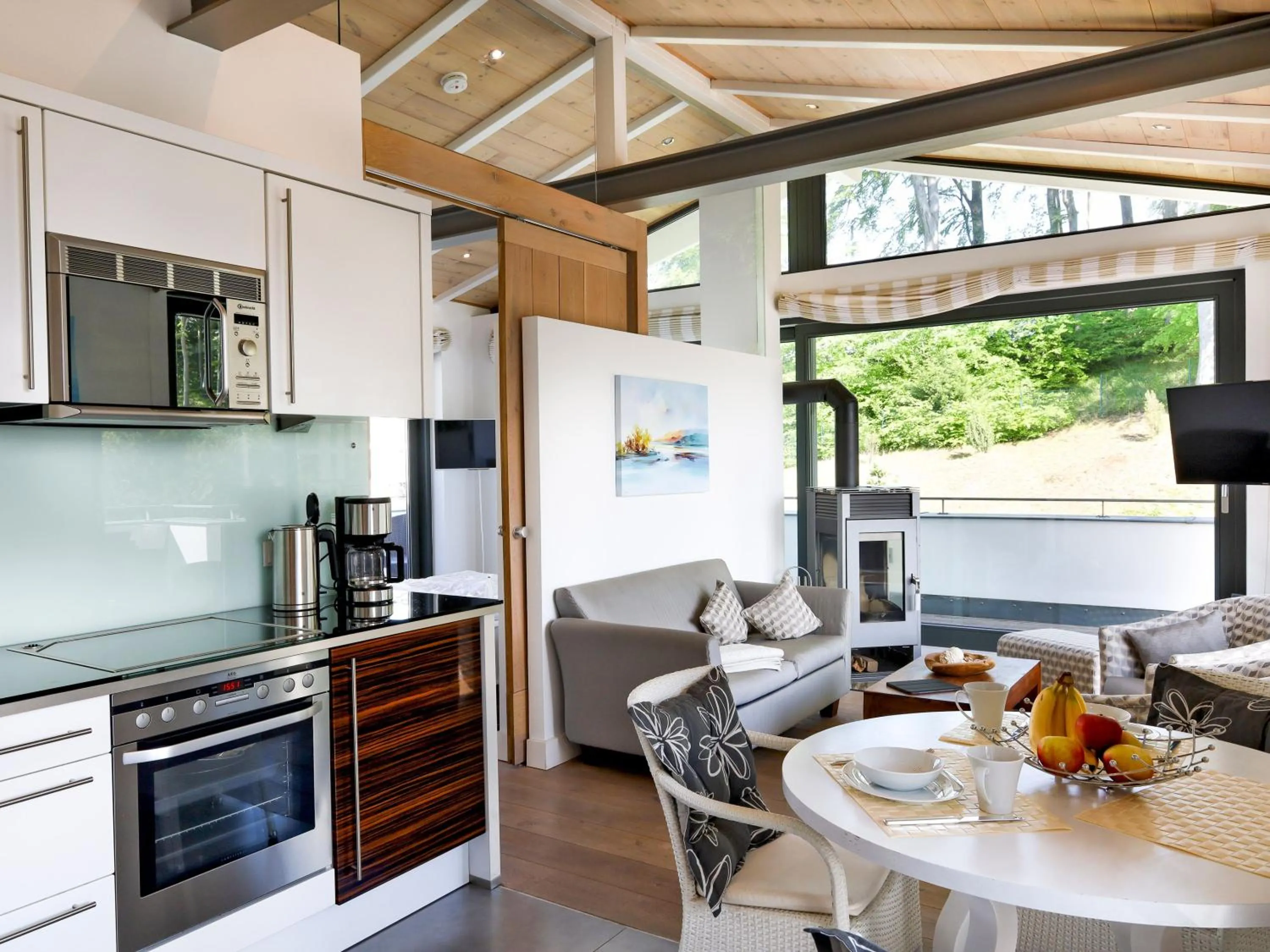 Kitchen or kitchenette in Villa Paula in Sellin - Penthouse mit Kamin und Dachterrasse
