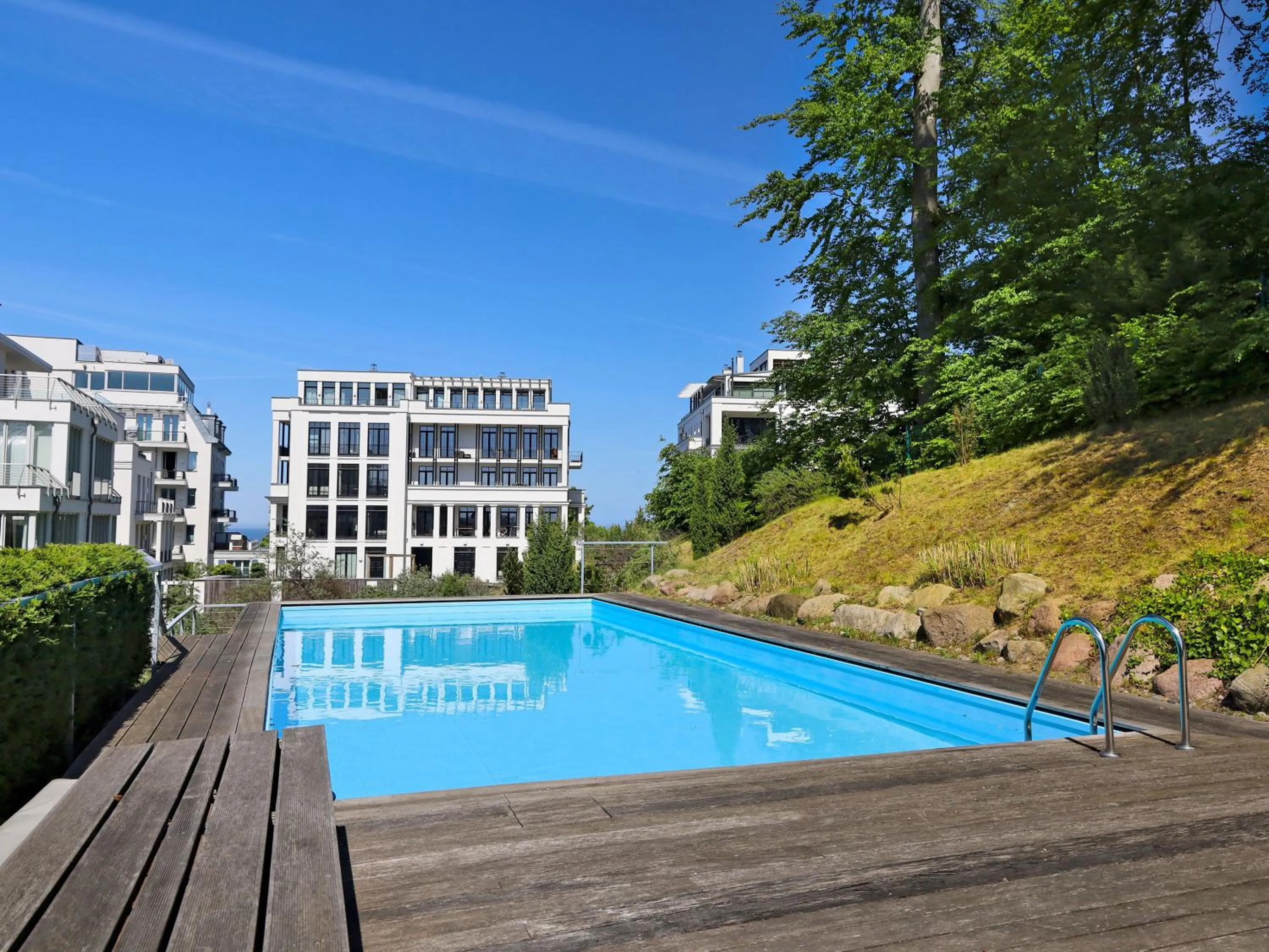 Swimming pool in Villa Paula in Sellin - Penthouse mit Kamin und Dachterrasse