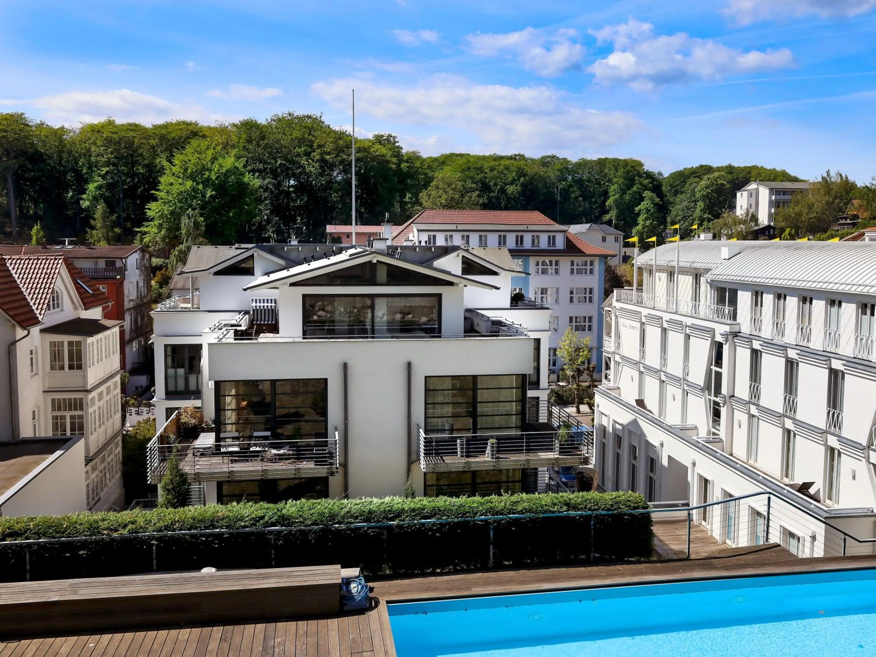 Property building in Villa Paula in Sellin - Penthouse mit Kamin und Dachterrasse