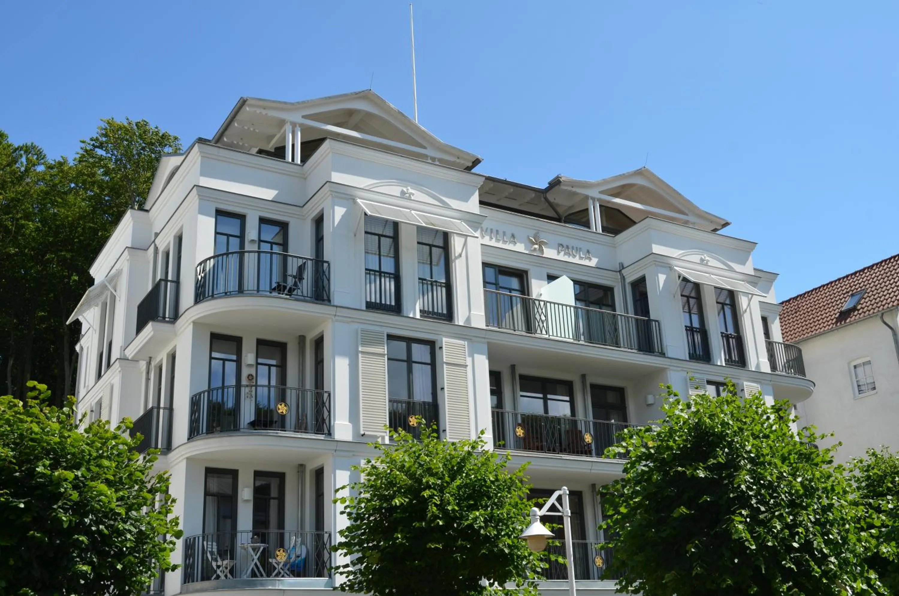 Property building in Villa Paula in Sellin - Penthouse mit Kamin und Dachterrasse