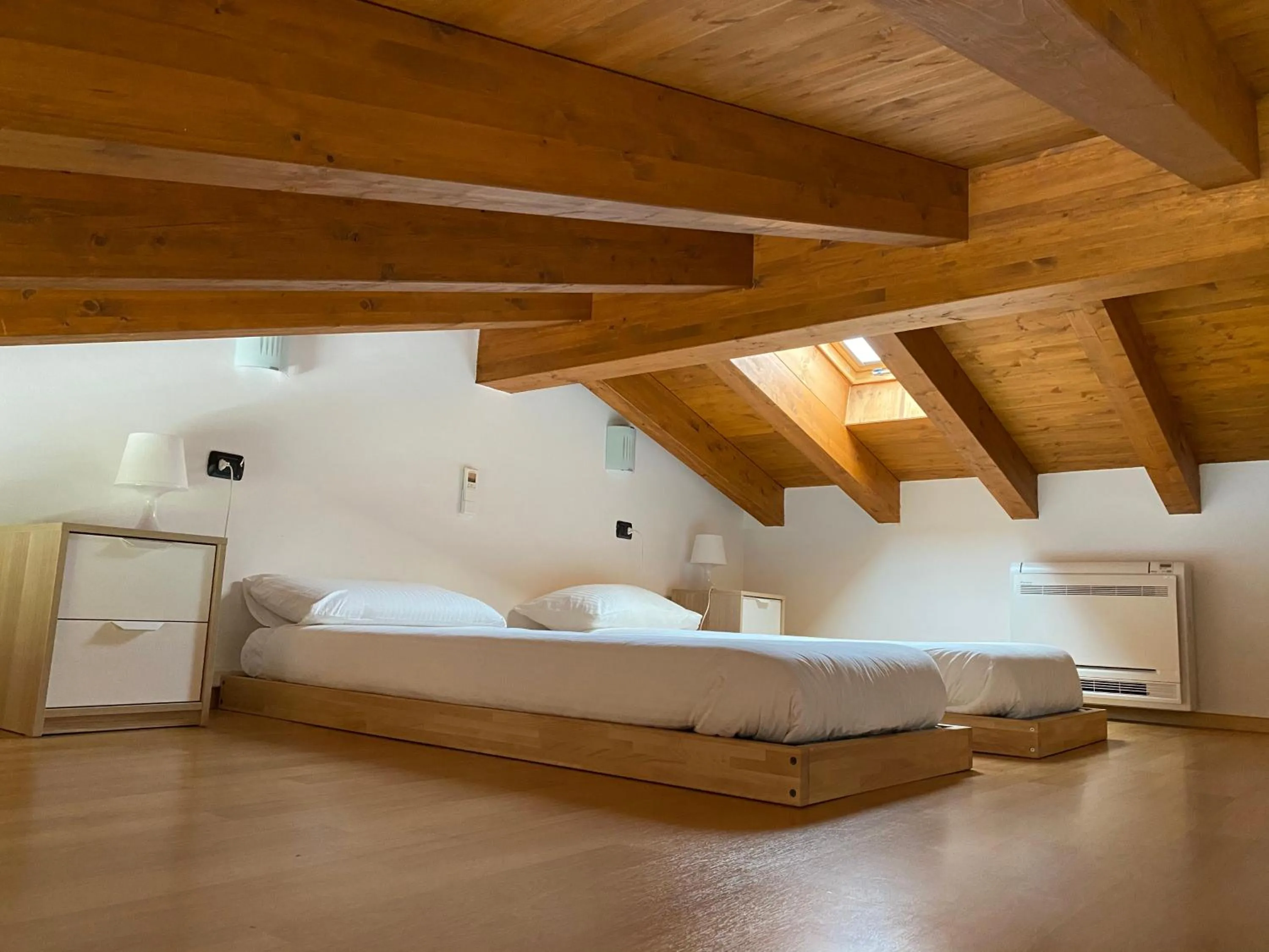 Bedroom, Bed in La Valletta Suite