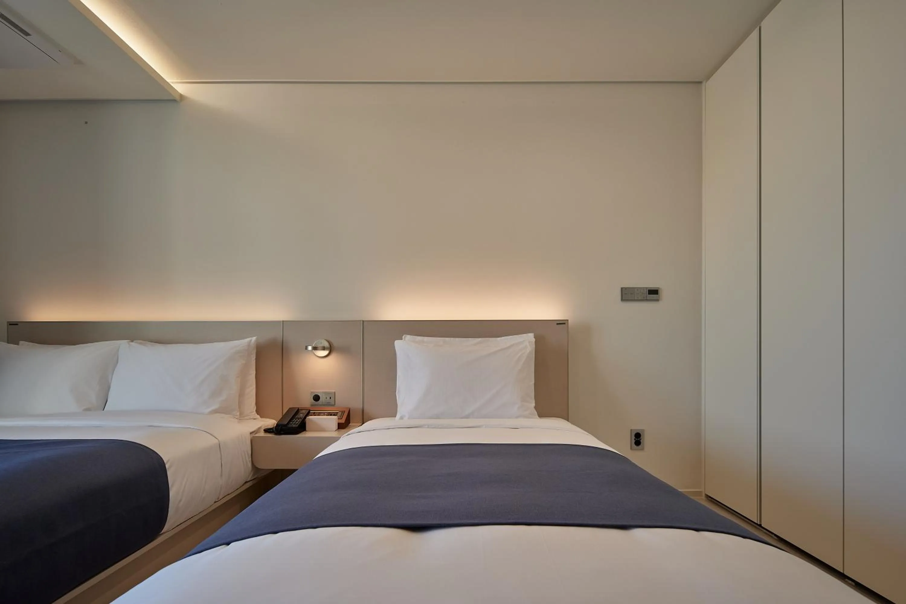 Property building, Bed in Hotel The Botanik Sewoon Myeongdong