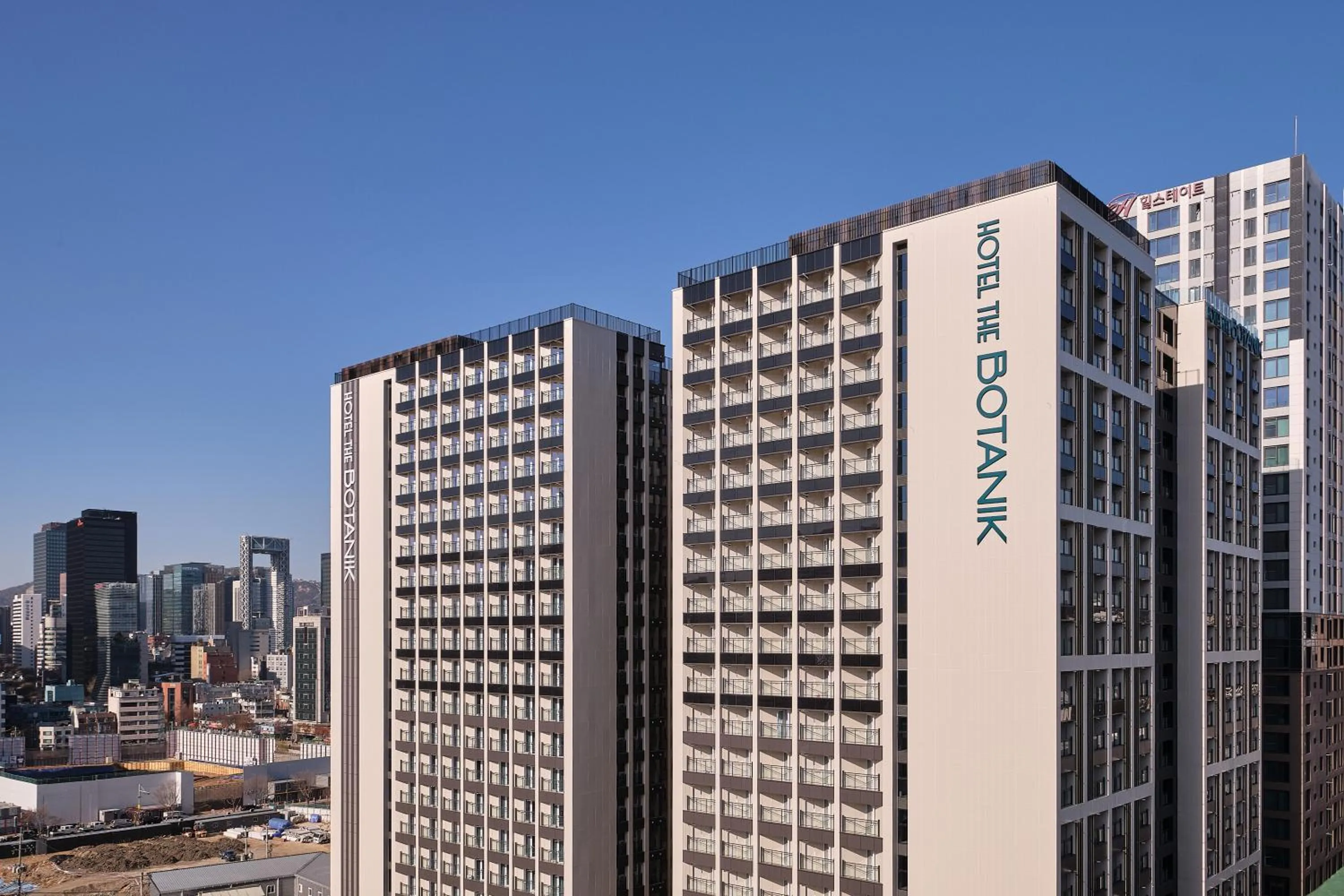 Property building in Hotel The Botanik Sewoon Myeongdong