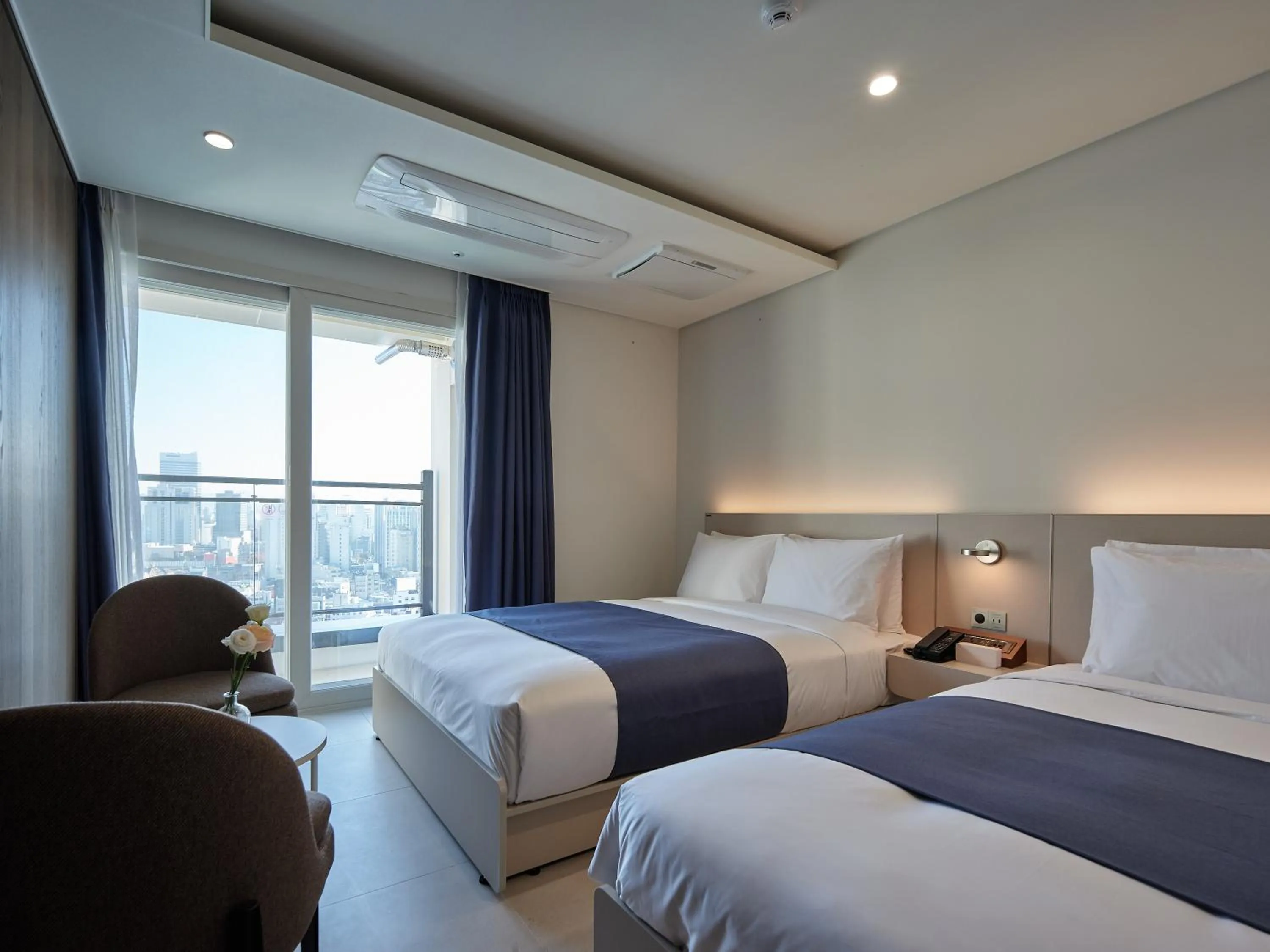 Property building, Bed in Hotel The Botanik Sewoon Myeongdong
