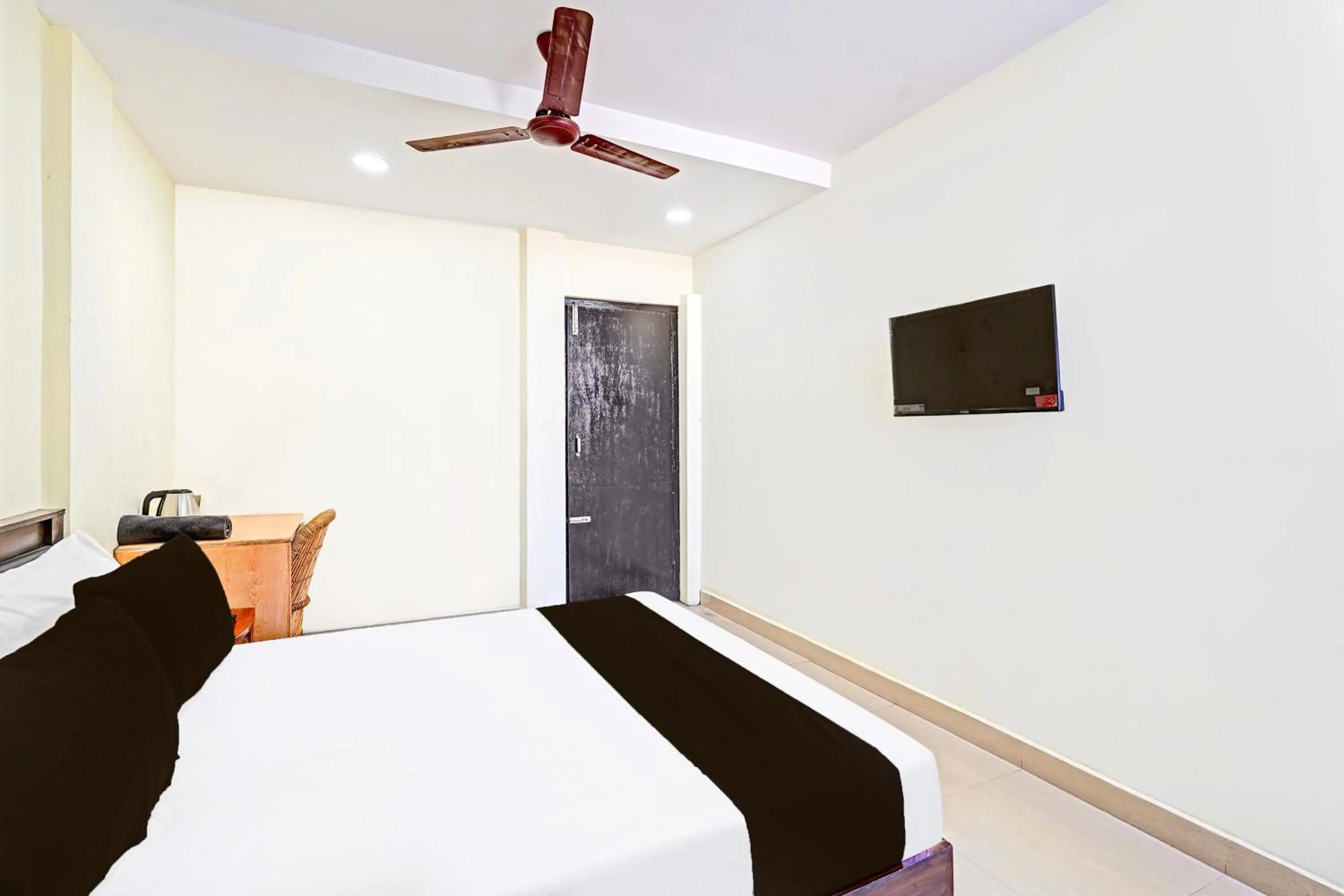 Bedroom, Bed in Super Collection O Guduvancheri Railway Station