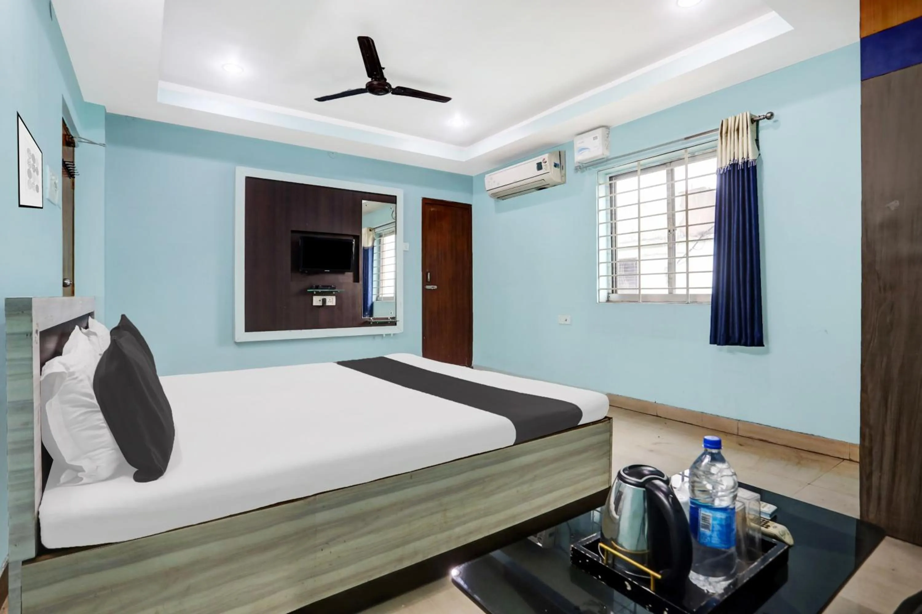 Bedroom, Bed in Hotel O Bridge View