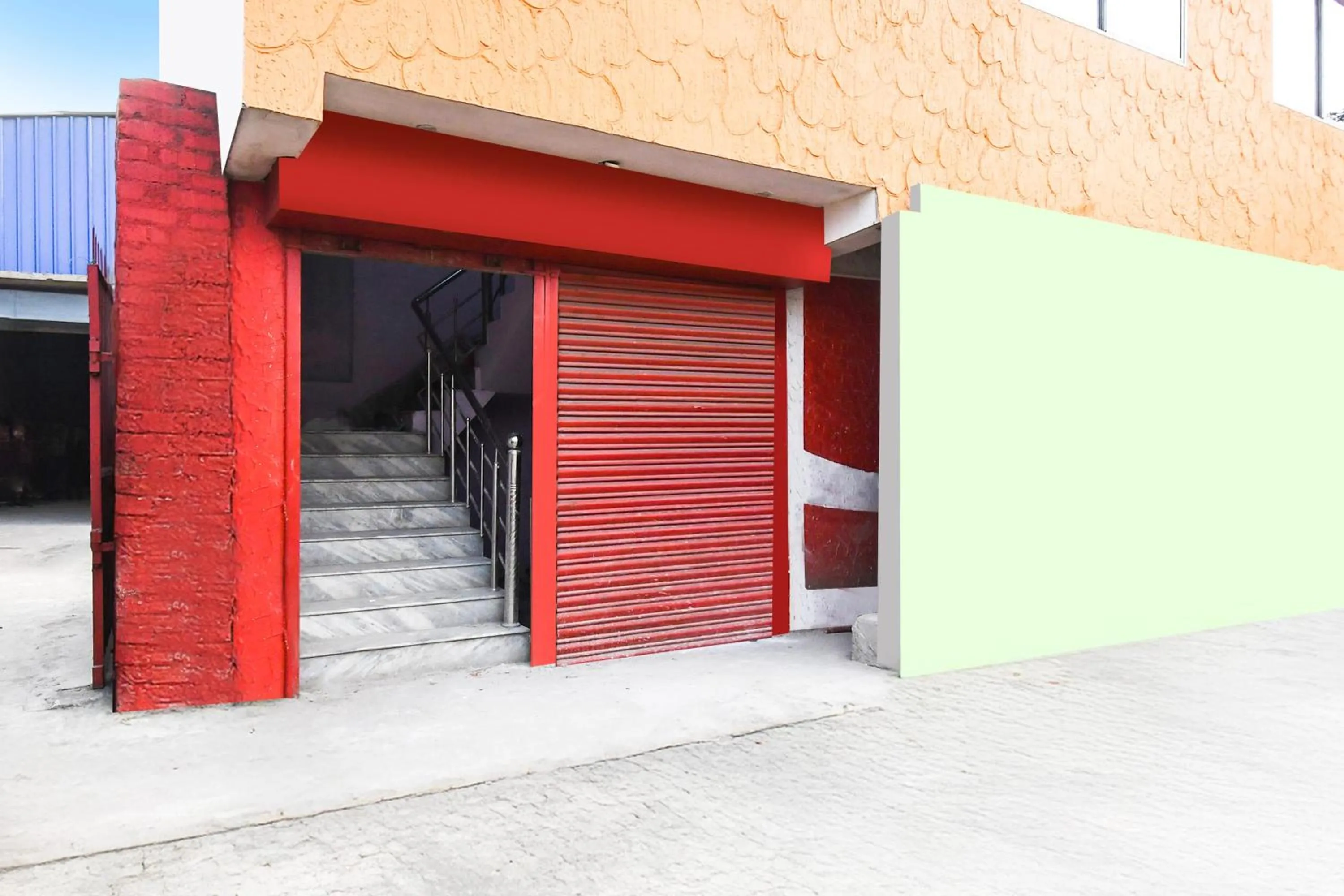 Facade/entrance in Hotel O SUKOON