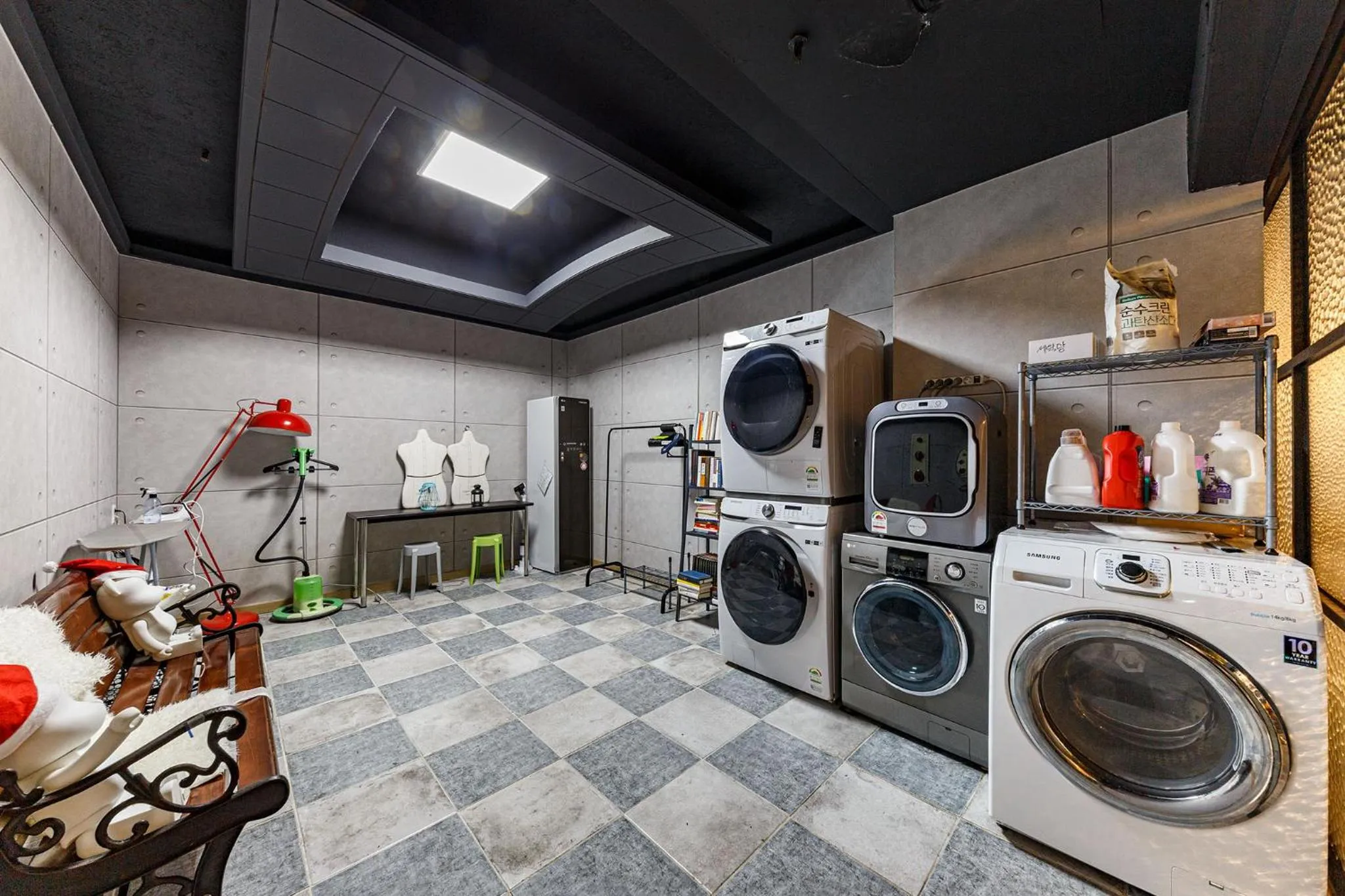 washing machine in Seosan No25 Hotel