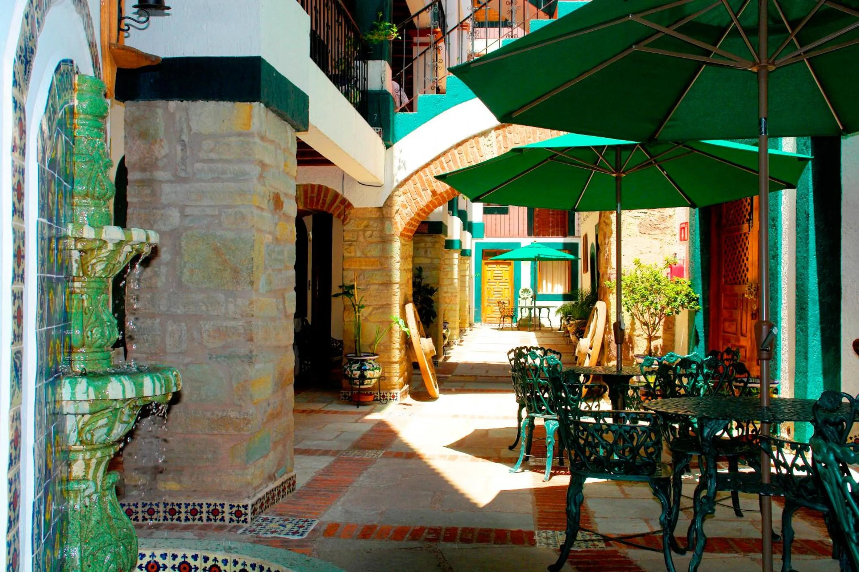 Patio in Hotel Mesón del Rosario