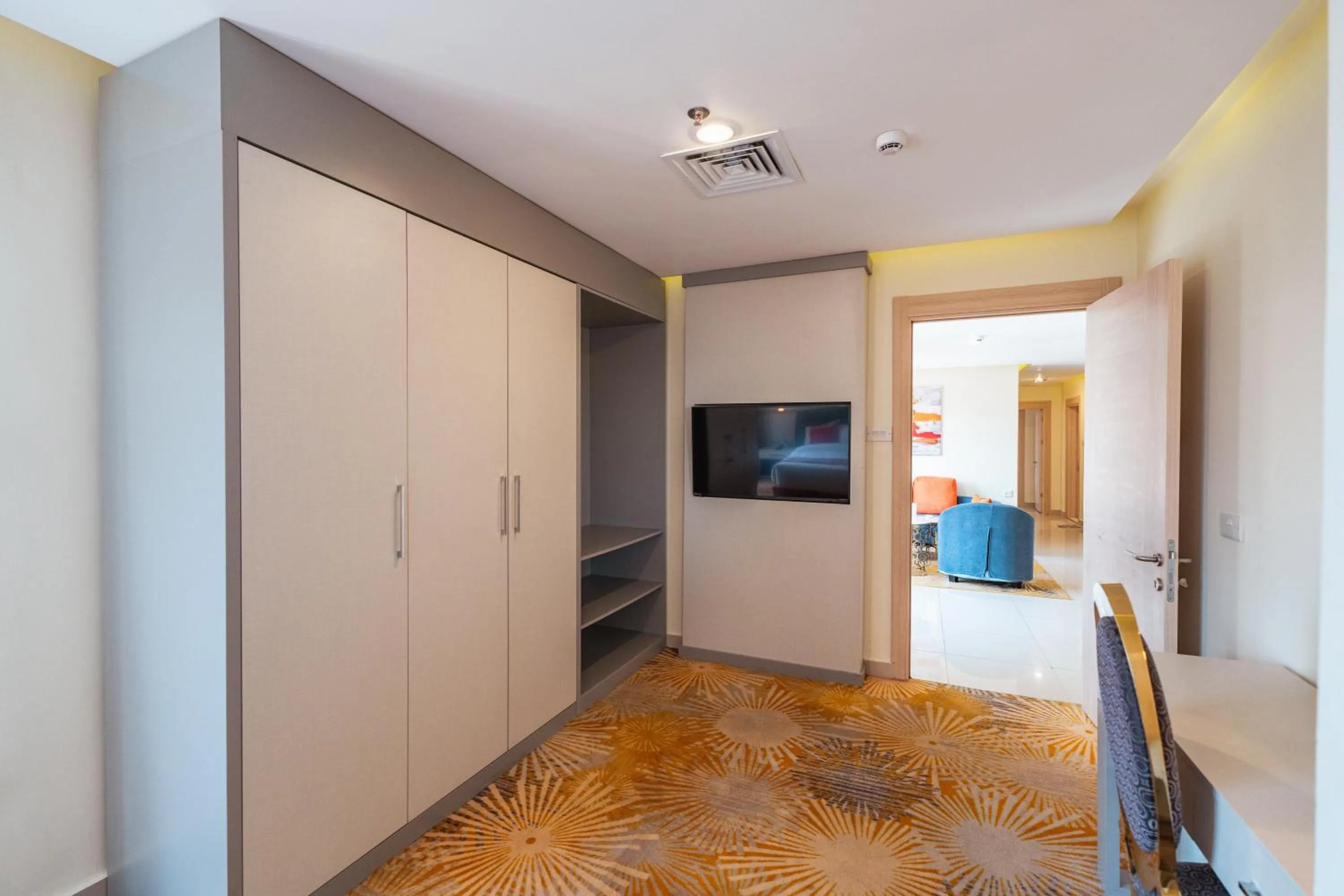 wardrobe in وهج للشقق الفندقية Wahaj Hotel Apartments 2