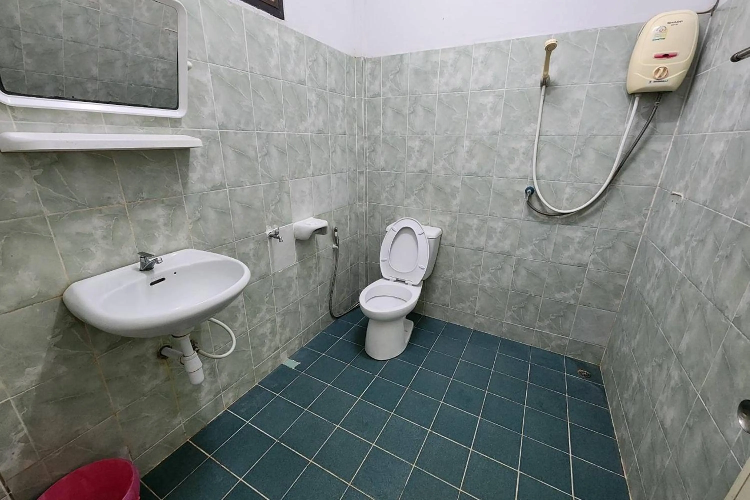 Shower in Rung Rueng Resort