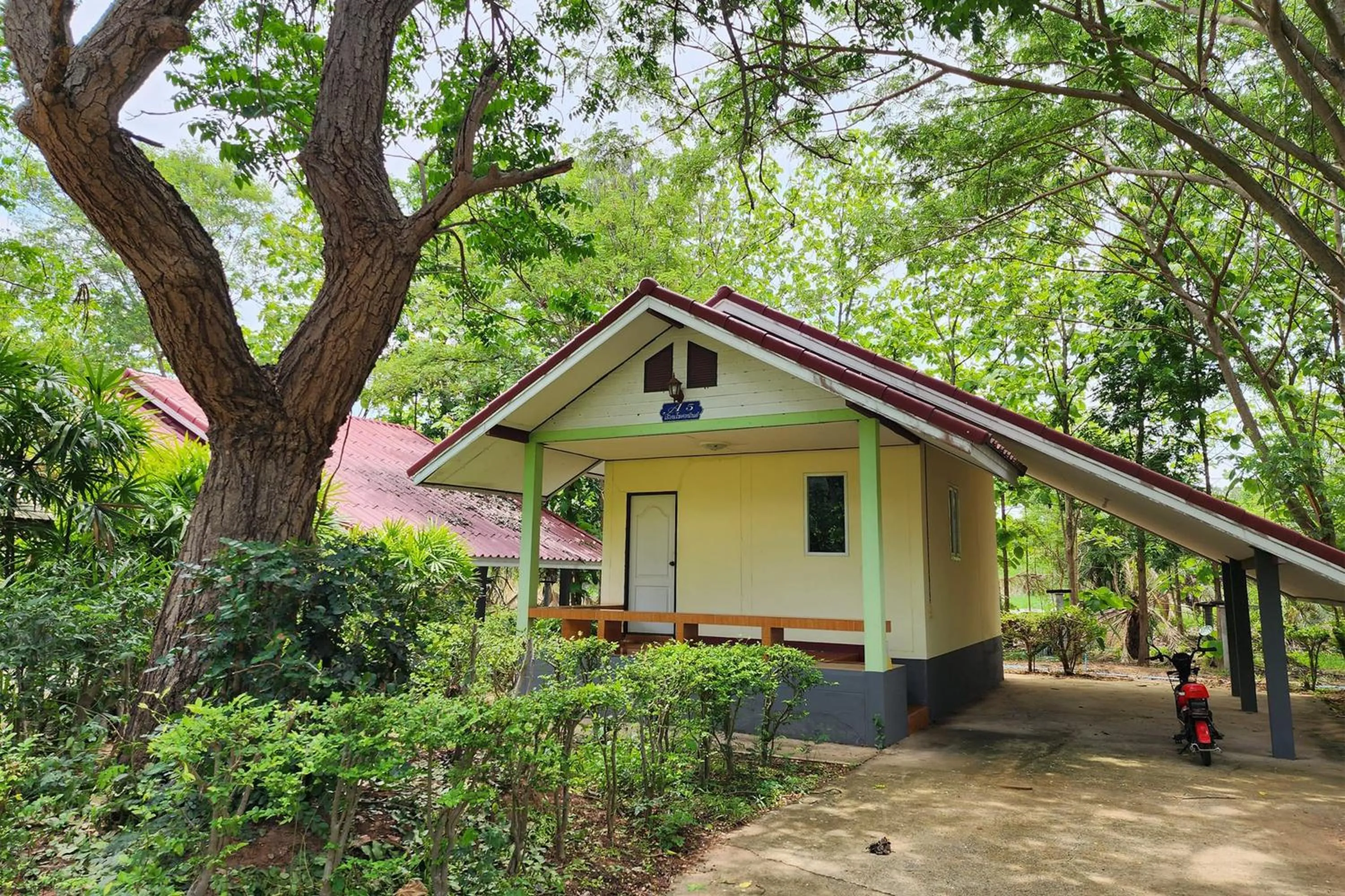 Property building in Rung Rueng Resort