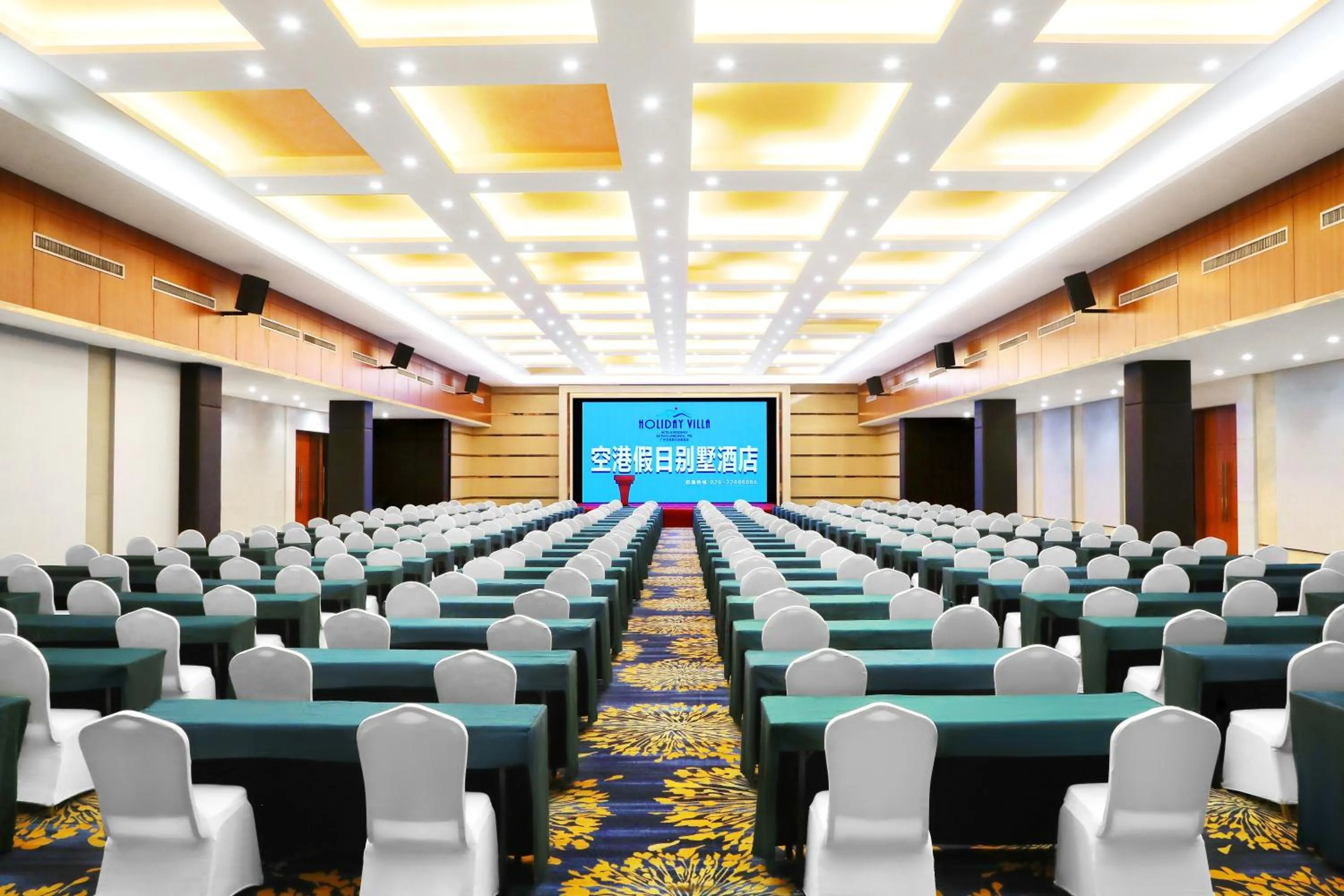 Business facilities in Holiday Villa