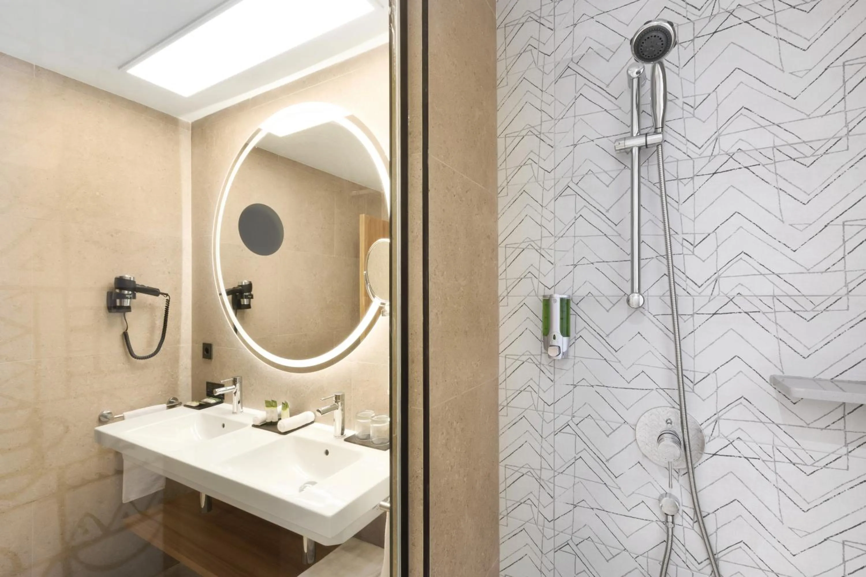 Shower in Hotel Riu Palace Santa Maria - All Inclusive