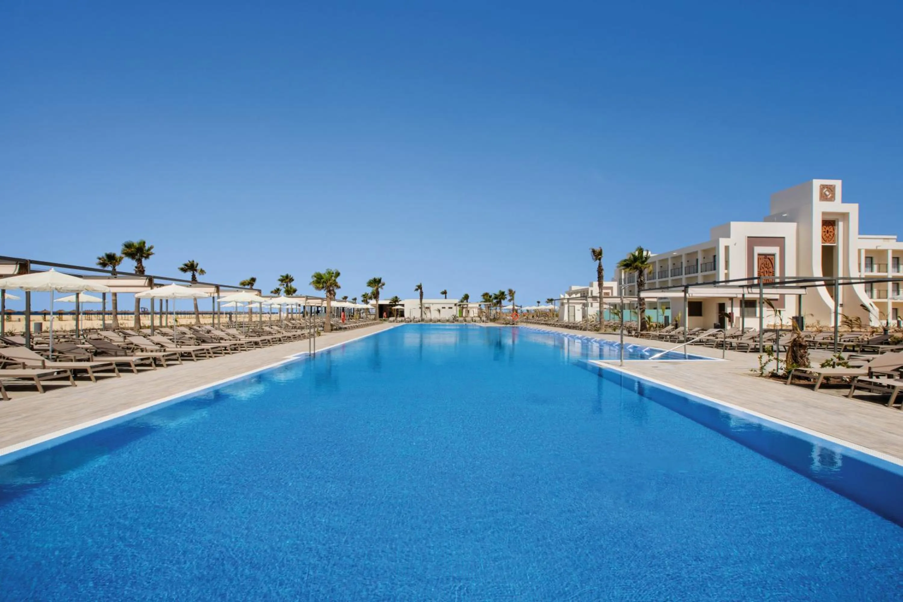 Swimming pool in Hotel Riu Palace Santa Maria - All Inclusive