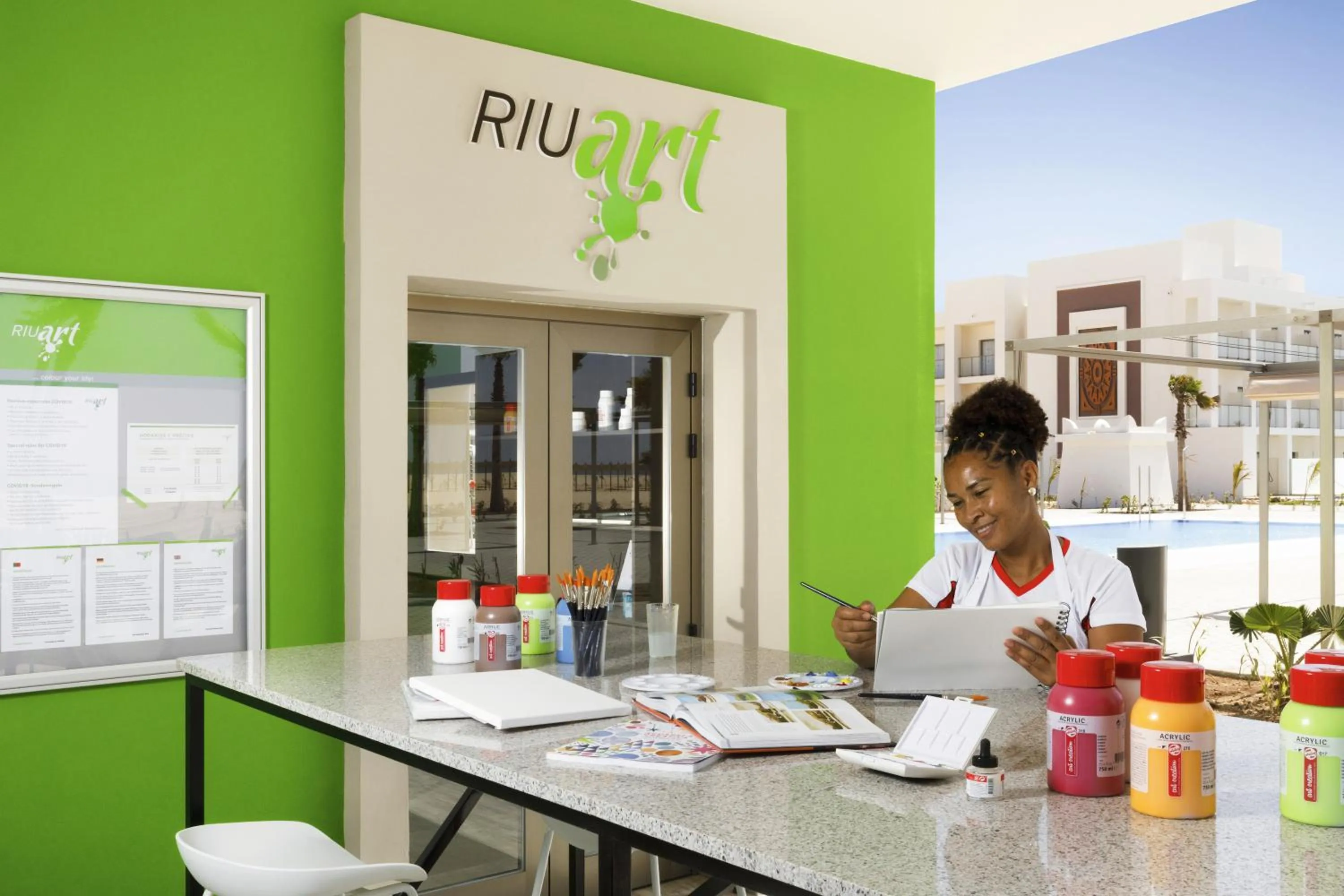 Entertainment in Hotel Riu Palace Santa Maria - All Inclusive