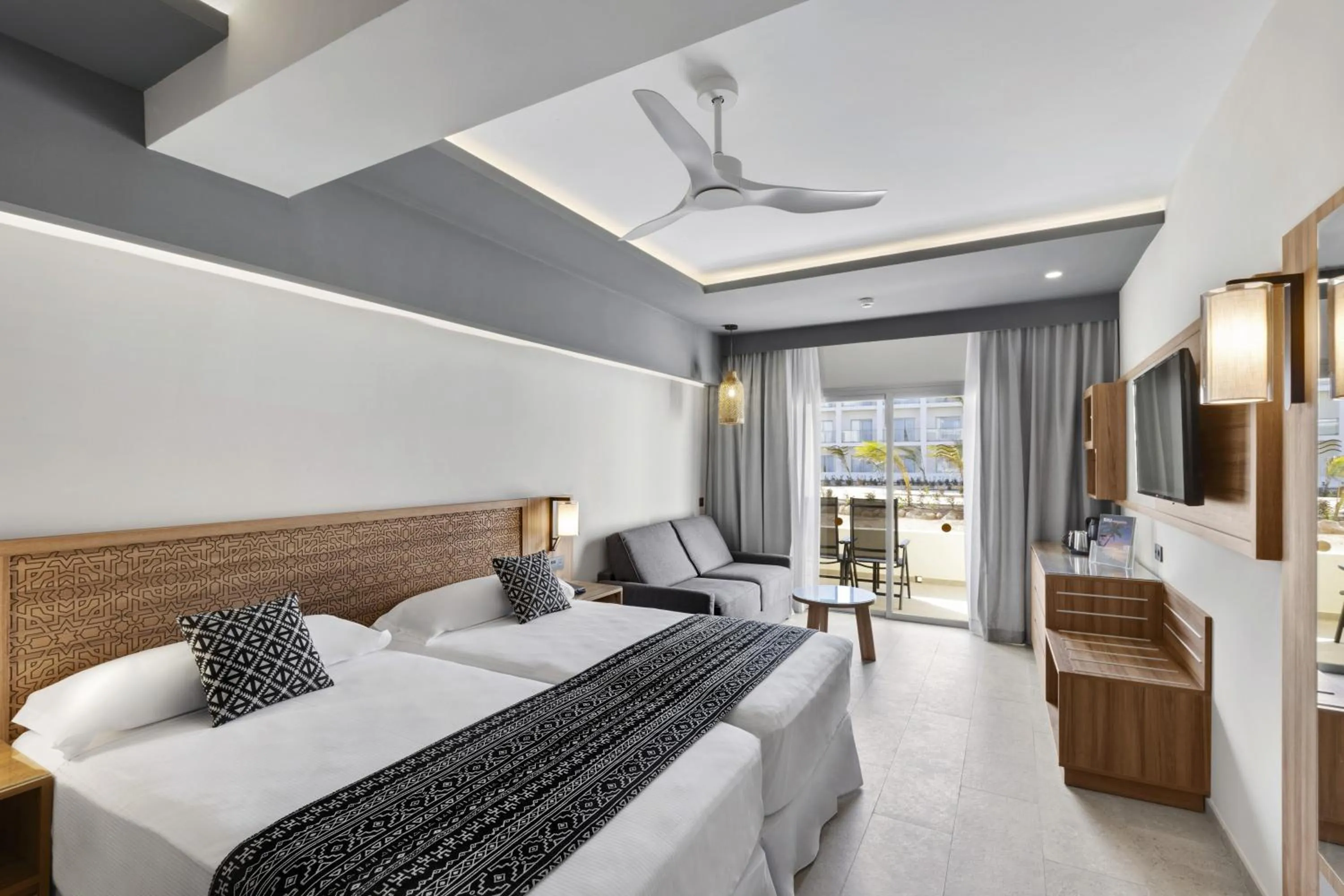 Bed in Hotel Riu Palace Santa Maria - All Inclusive