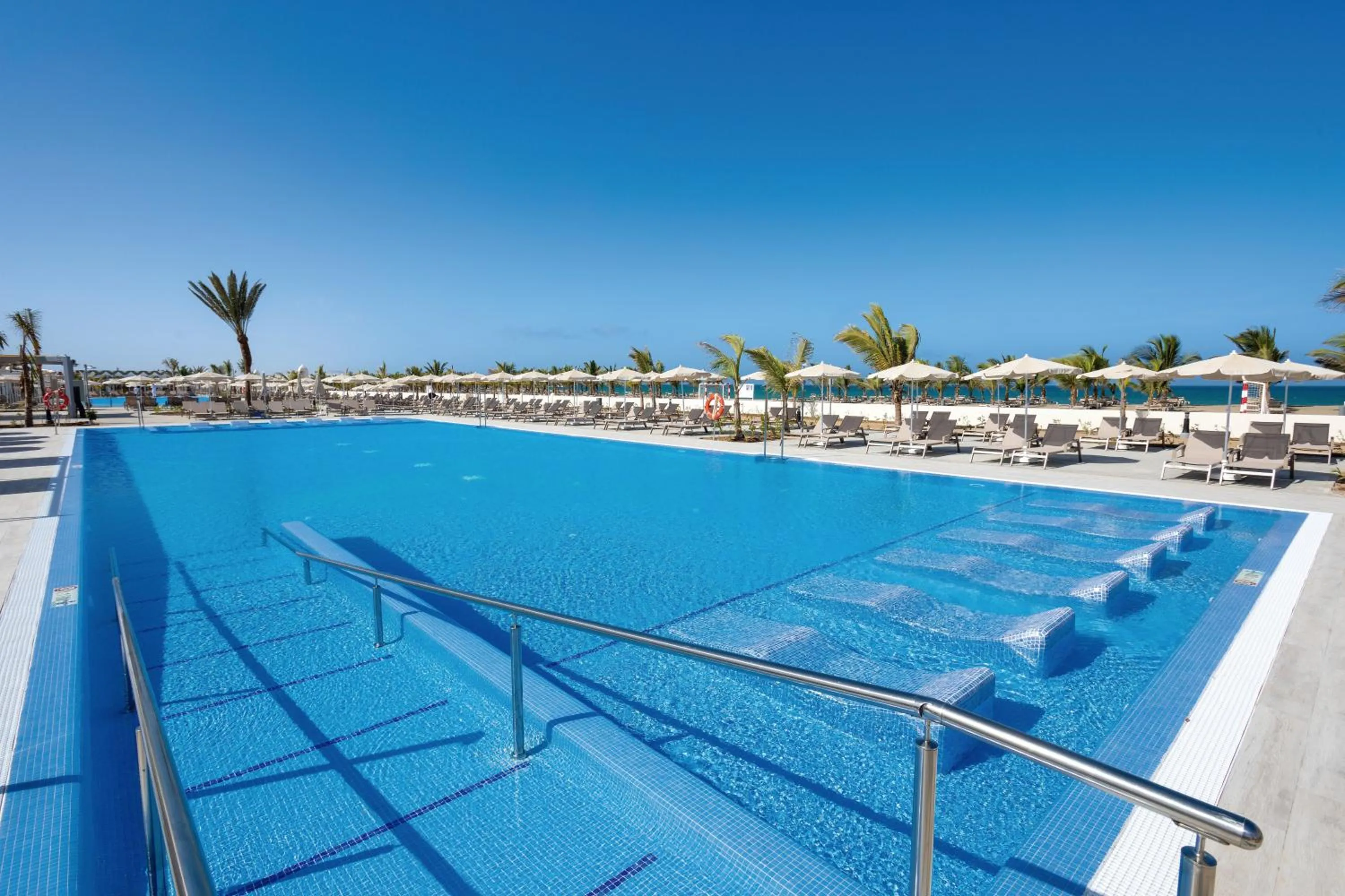 Swimming pool in Hotel Riu Karamboa - Adults Only - All Inclusive
