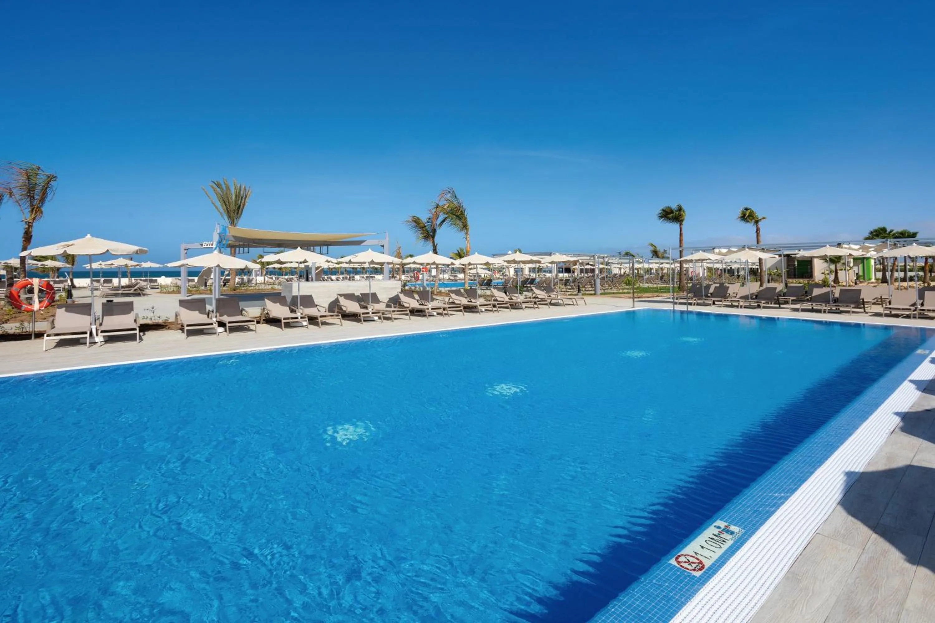 Swimming pool in Hotel Riu Karamboa - Adults Only - All Inclusive