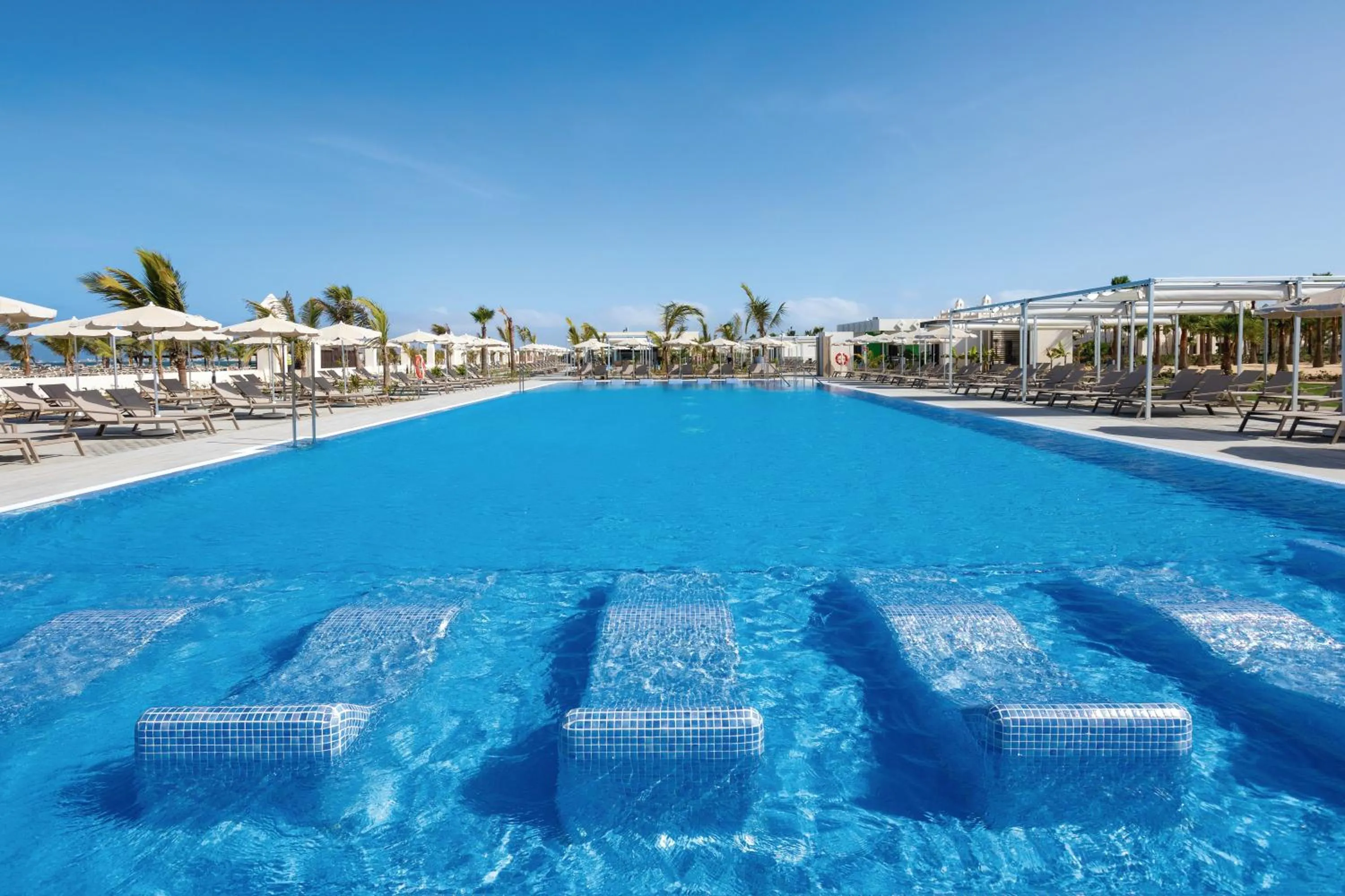 Swimming pool in Hotel Riu Karamboa - Adults Only - All Inclusive