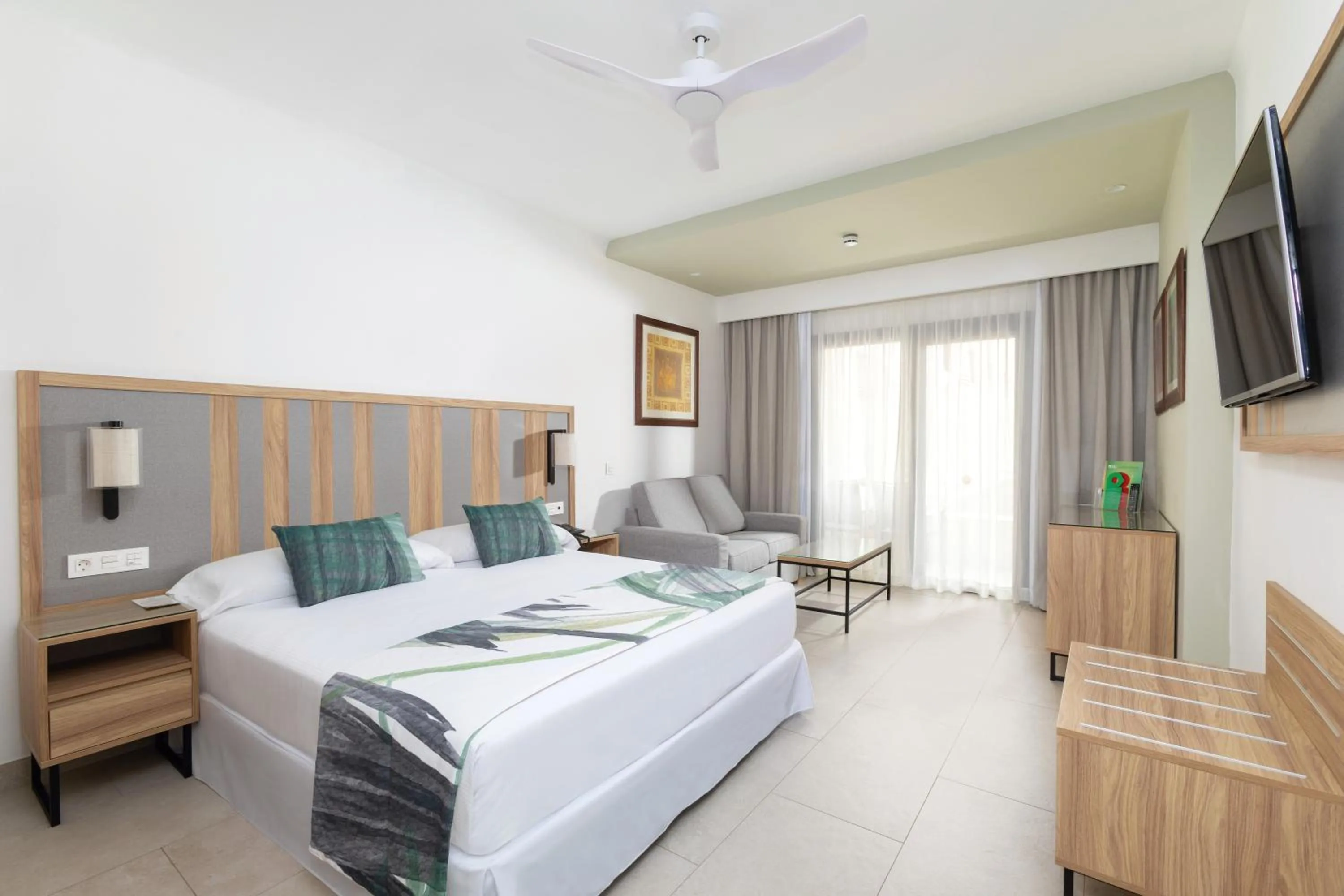 TV and multimedia, Bed in Hotel Riu Karamboa - Adults Only - All Inclusive