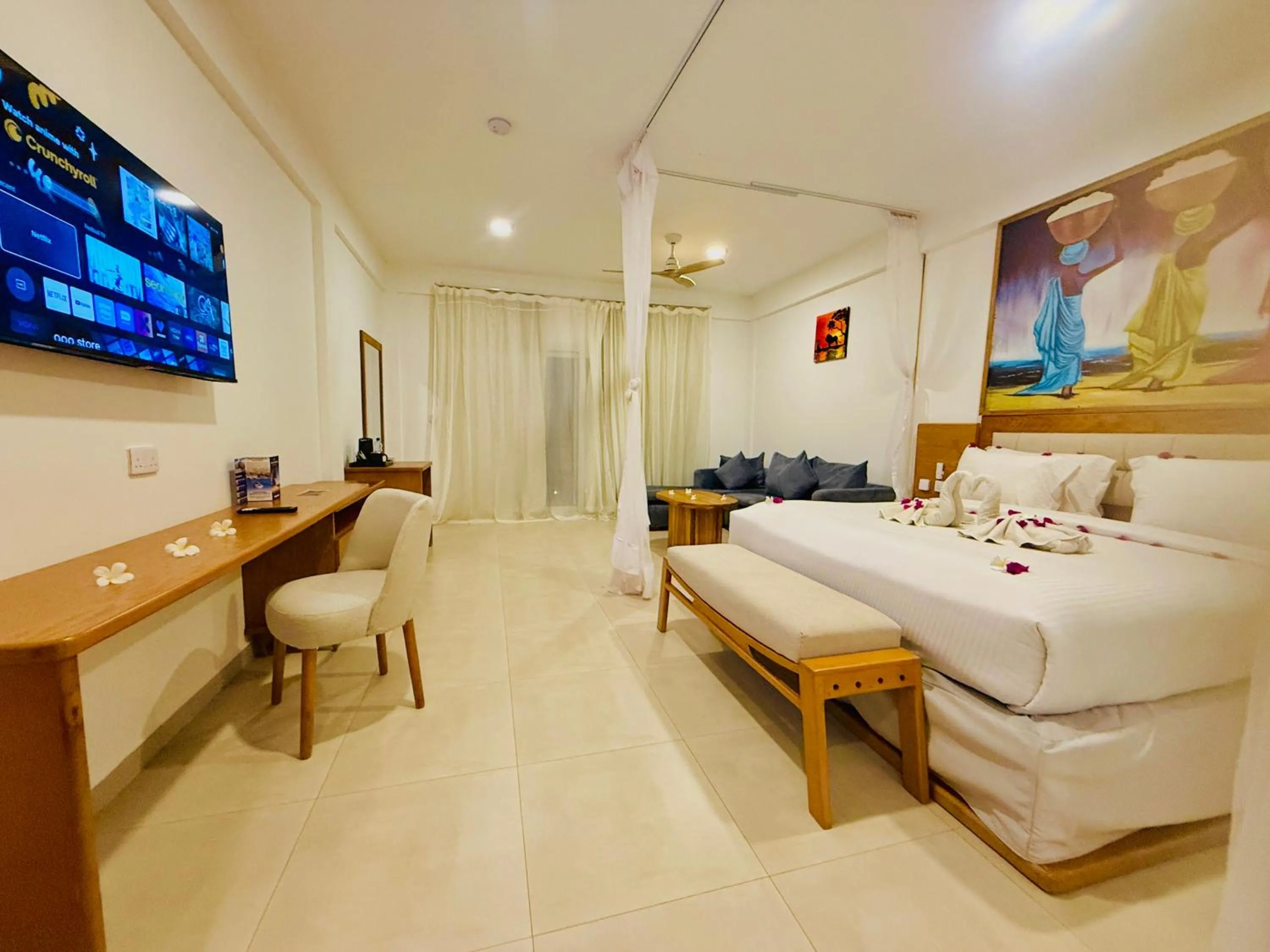 Bedroom, Bed in Royal Mandarin Hotel & Resort