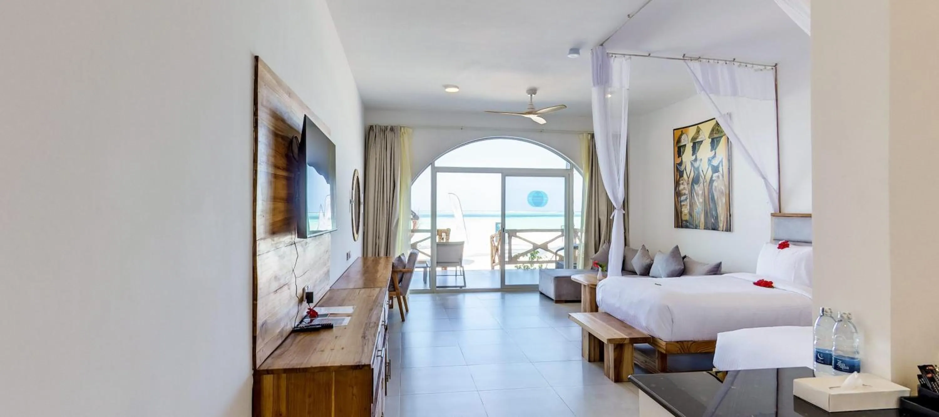 Bed in Royal Mandarin Hotel & Resort