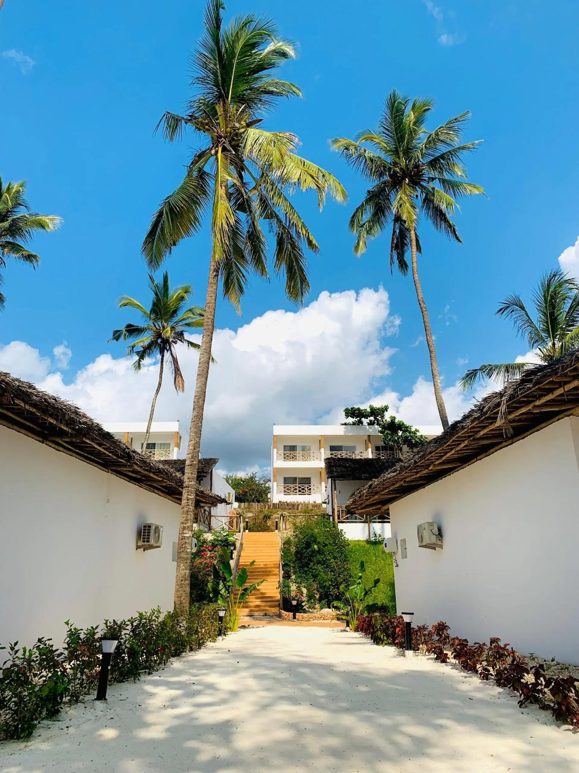 Property building in Royal Mandarin Hotel & Resort