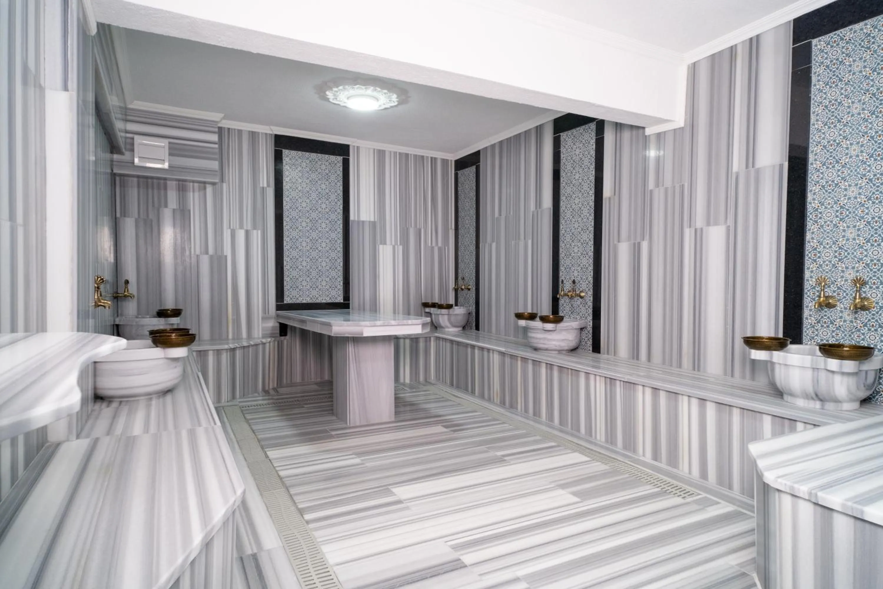 Sauna in Grand CLOVER Hotel