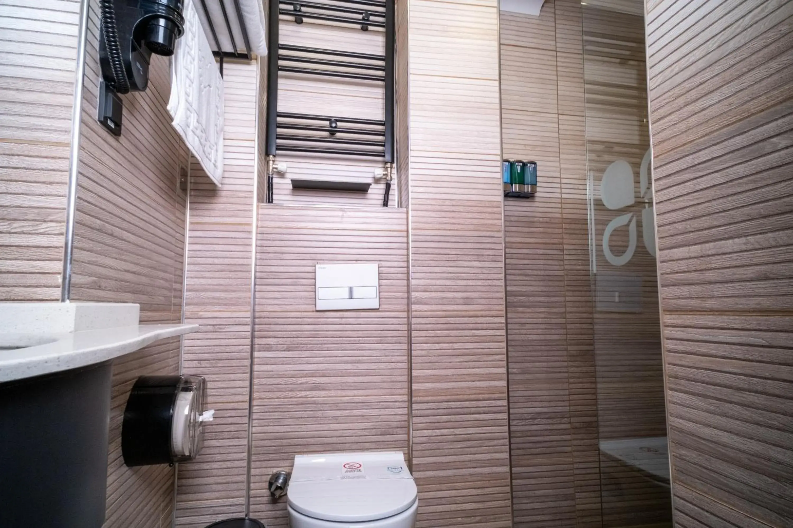 Single Room - single occupancy in Grand CLOVER Hotel Single Room - single occupancy in Grand CLOVER Hotel