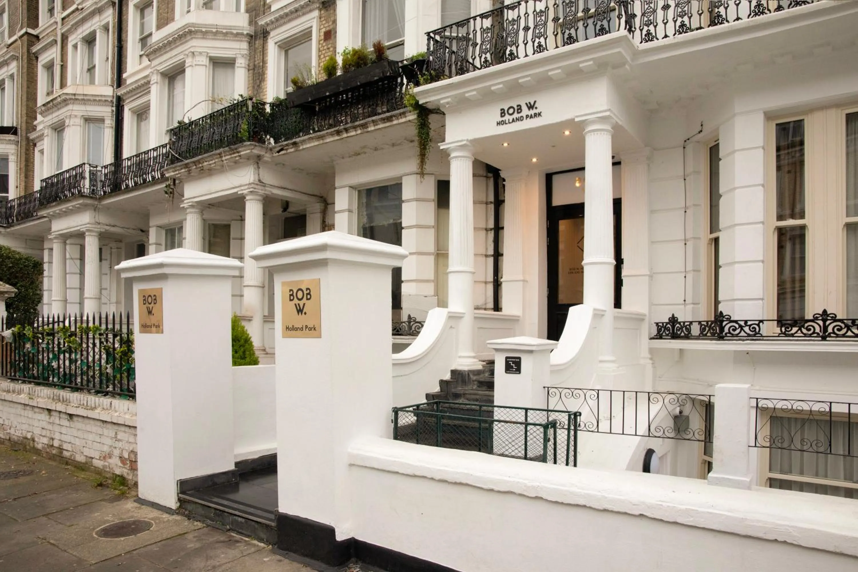 Property building in Bob W London Holland Park