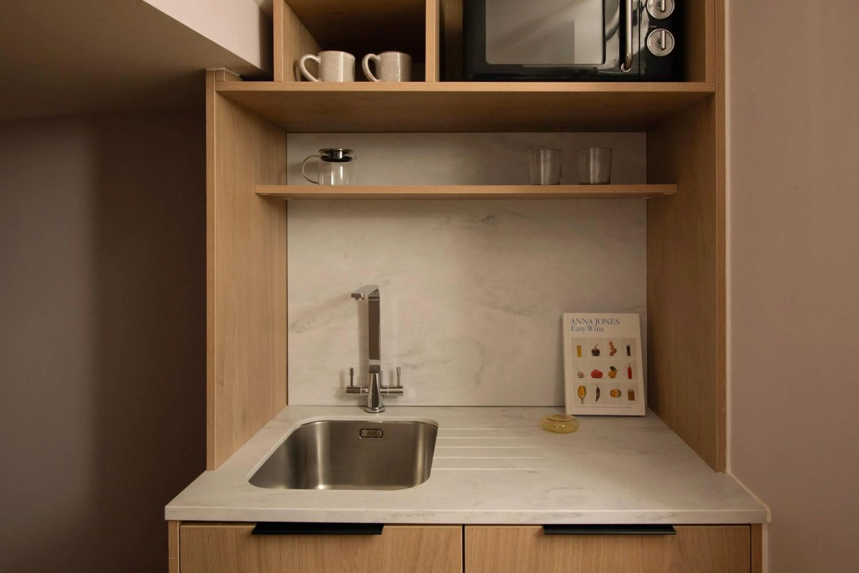 Coffee/tea facilities in Bob W London Holland Park