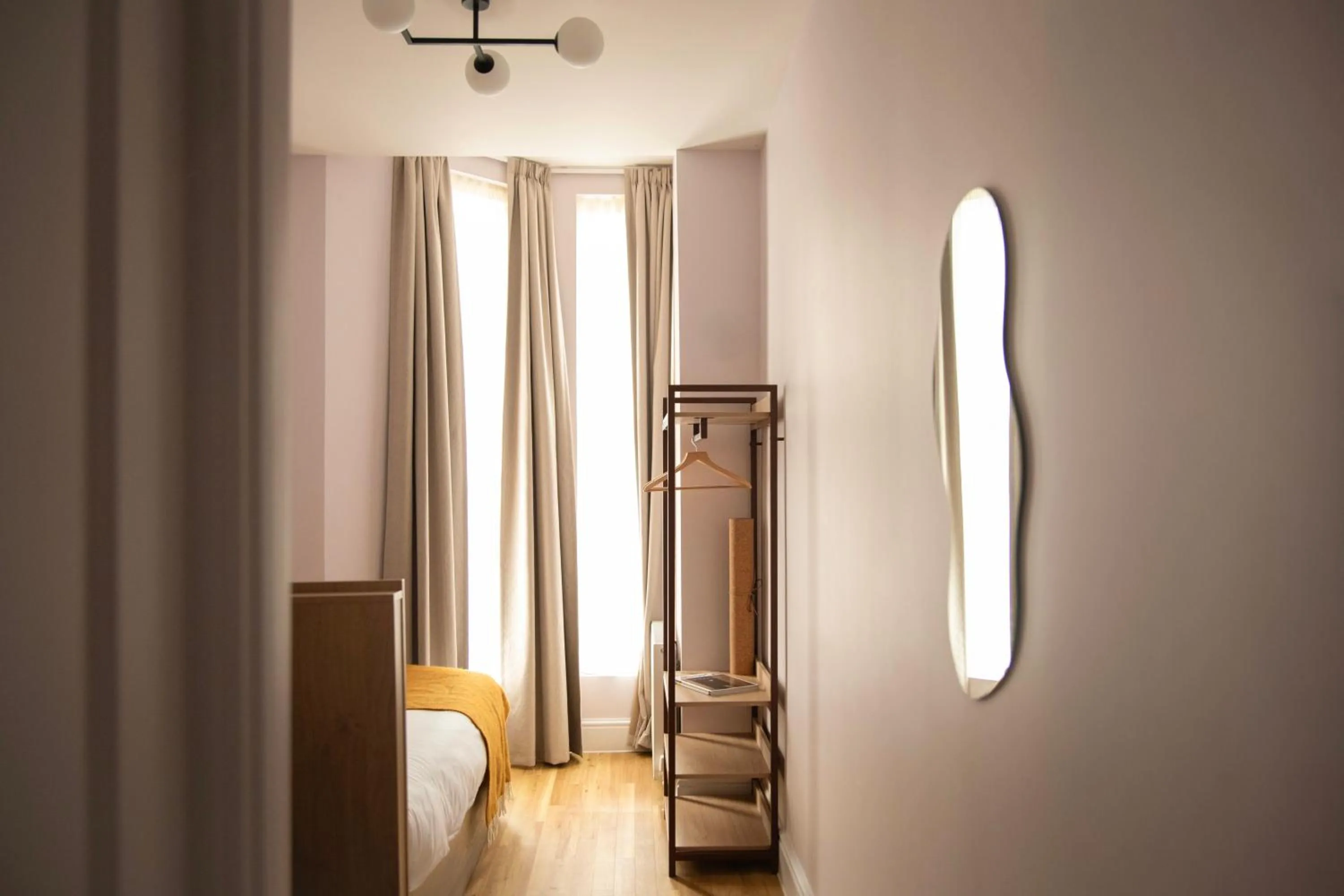 Bed in Bob W London Holland Park