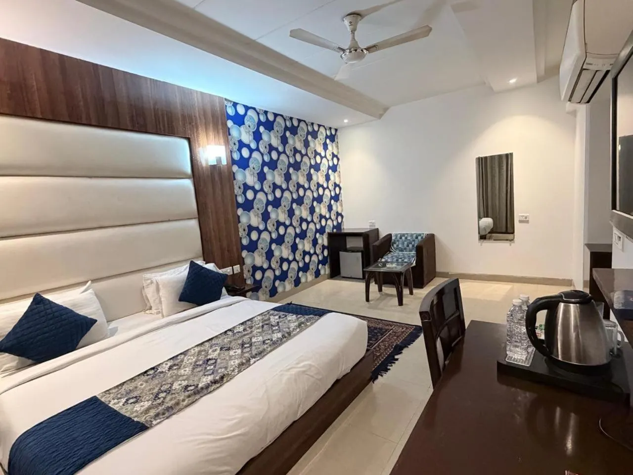 Hotel Impress By RMR Hotels
