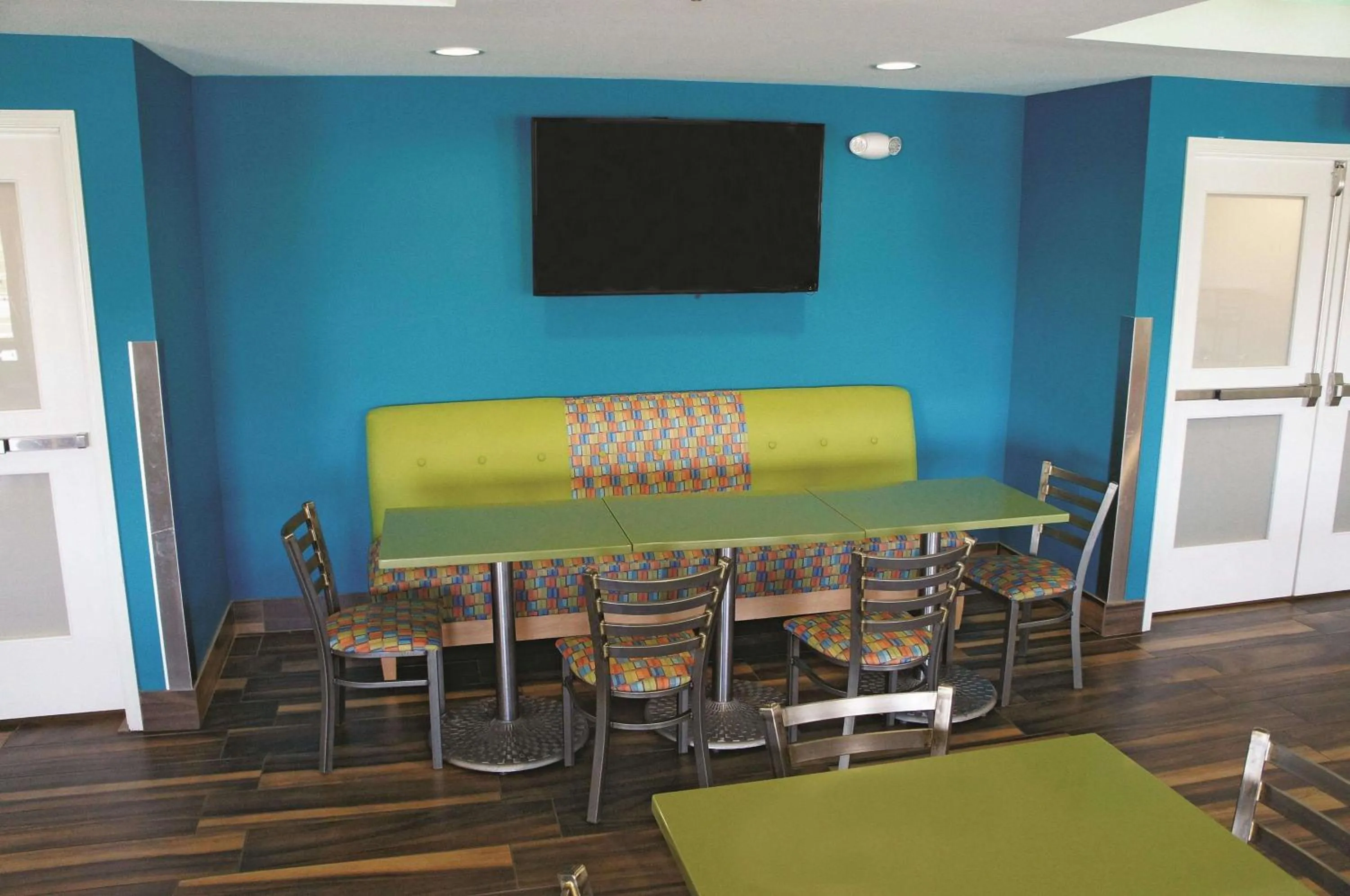 Restaurant/places to eat in La Quinta by Wyndham Grand Forks