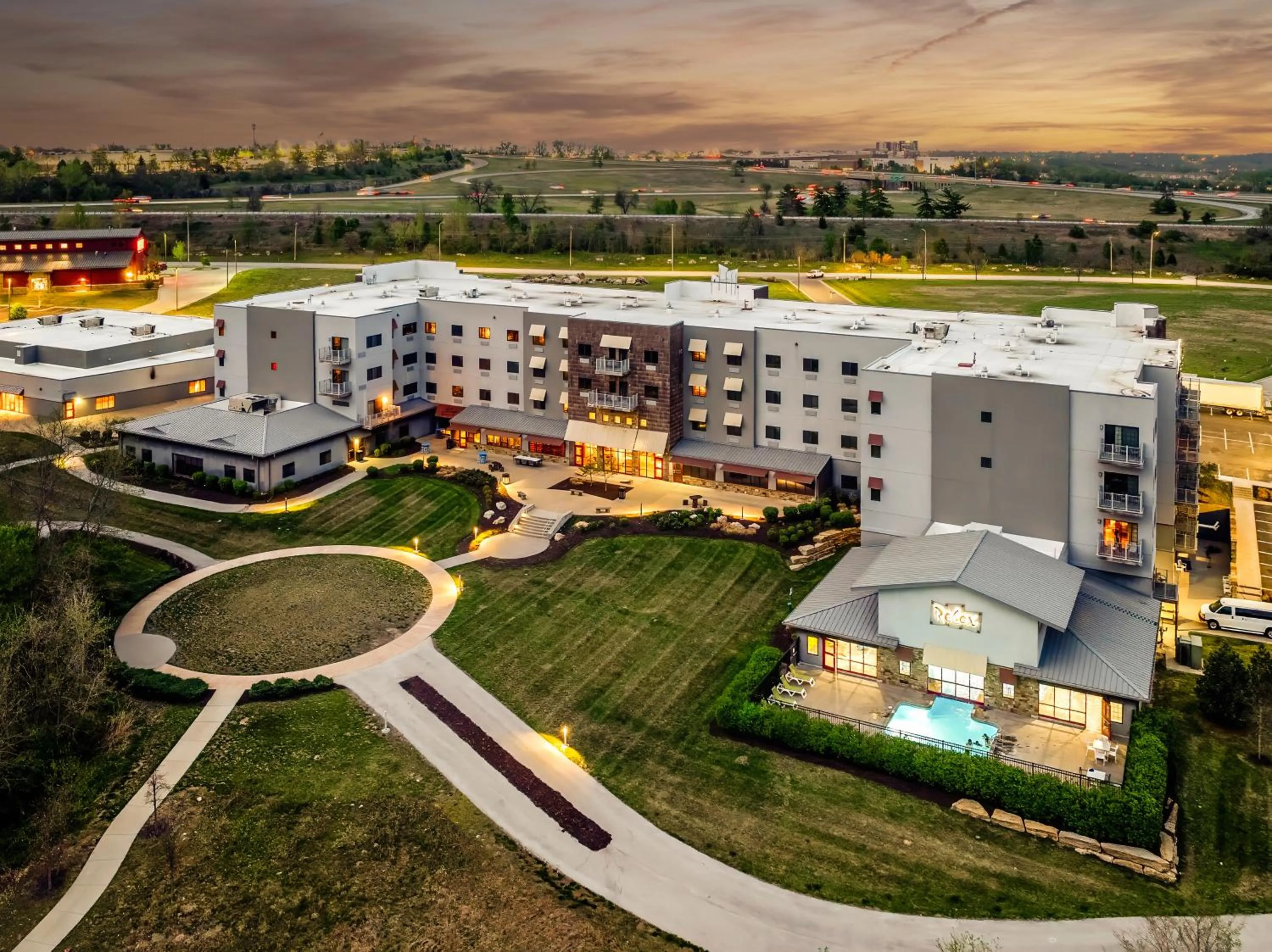 Property building in Stoney Creek Hotel Kansas City - Independence