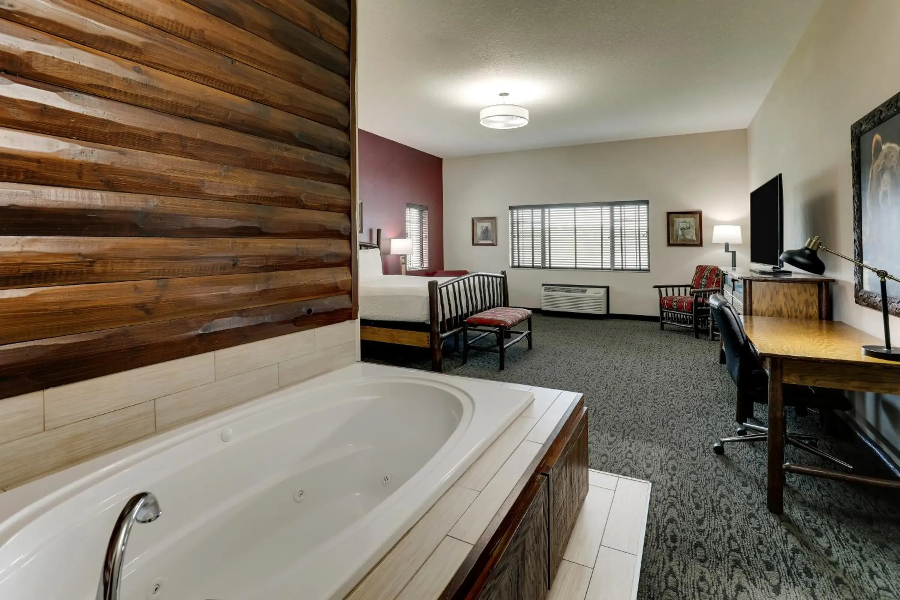 Suite with Hot Tub in Stoney Creek Hotel Kansas City - Independence Suite with Hot Tub in Stoney Creek Hotel Kansas City - Independence