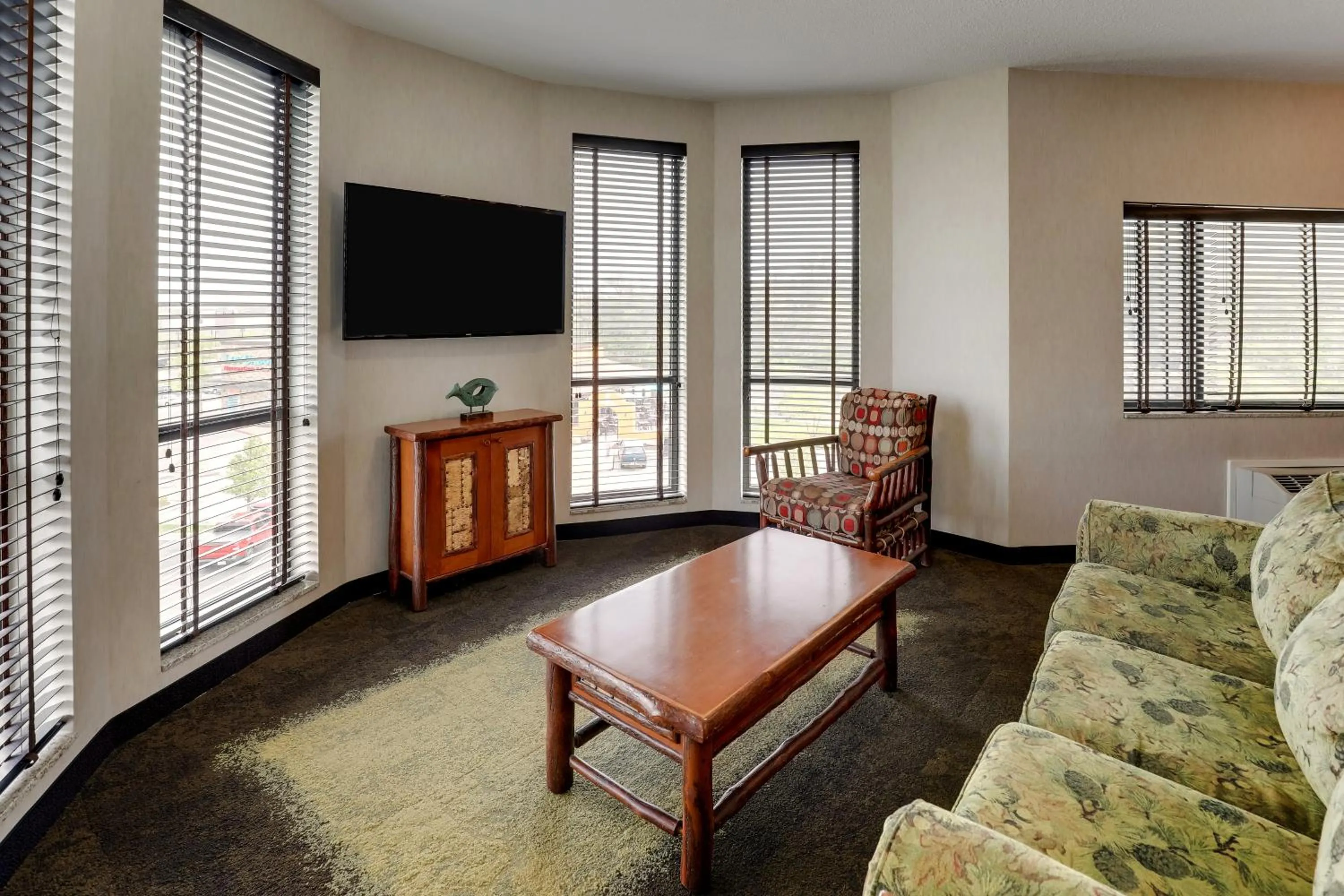 Seating area in Stoney Creek Hotel Kansas City - Independence