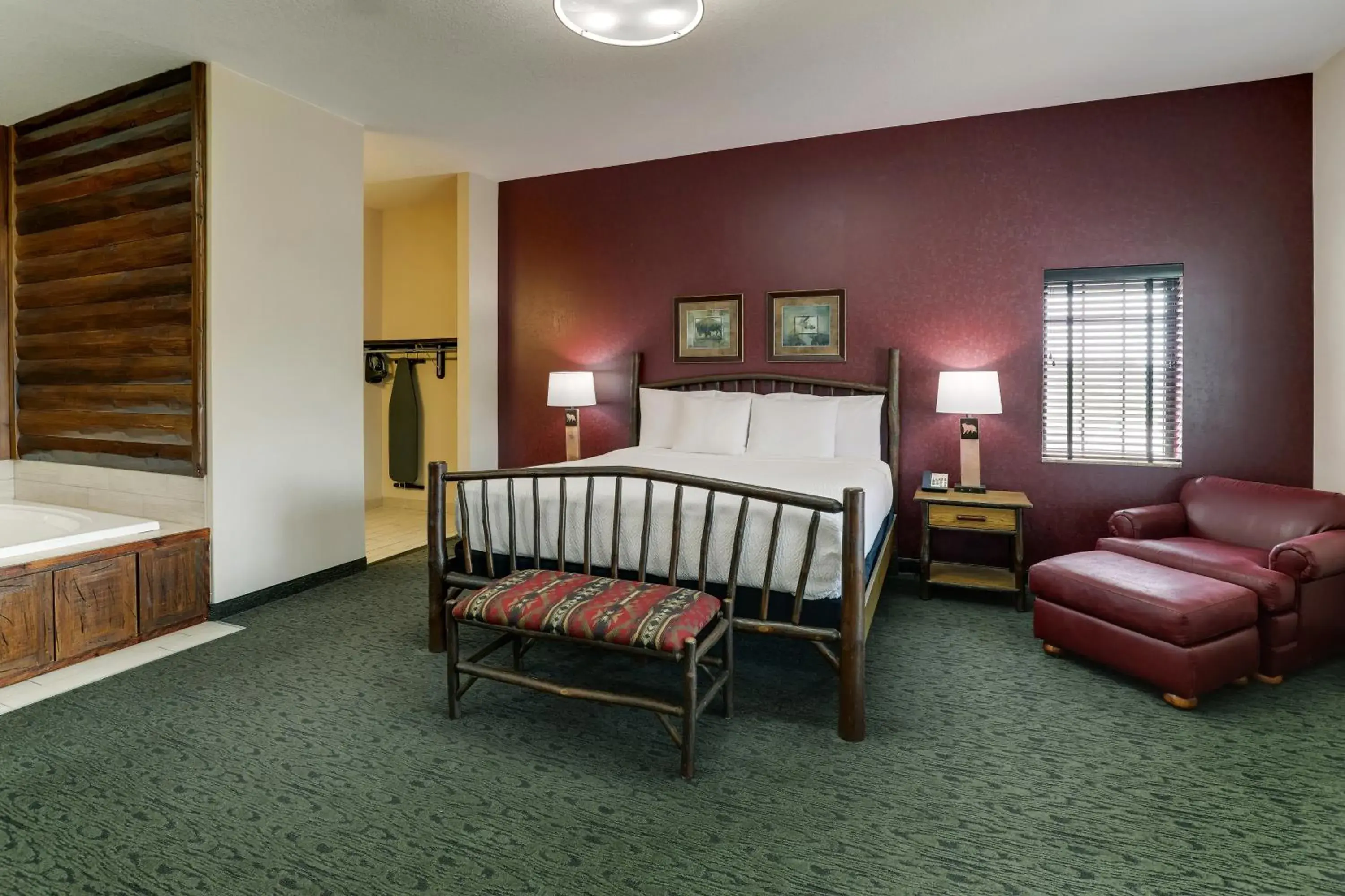Suite with Hot Tub in Stoney Creek Hotel Kansas City - Independence Suite with Hot Tub in Stoney Creek Hotel Kansas City - Independence