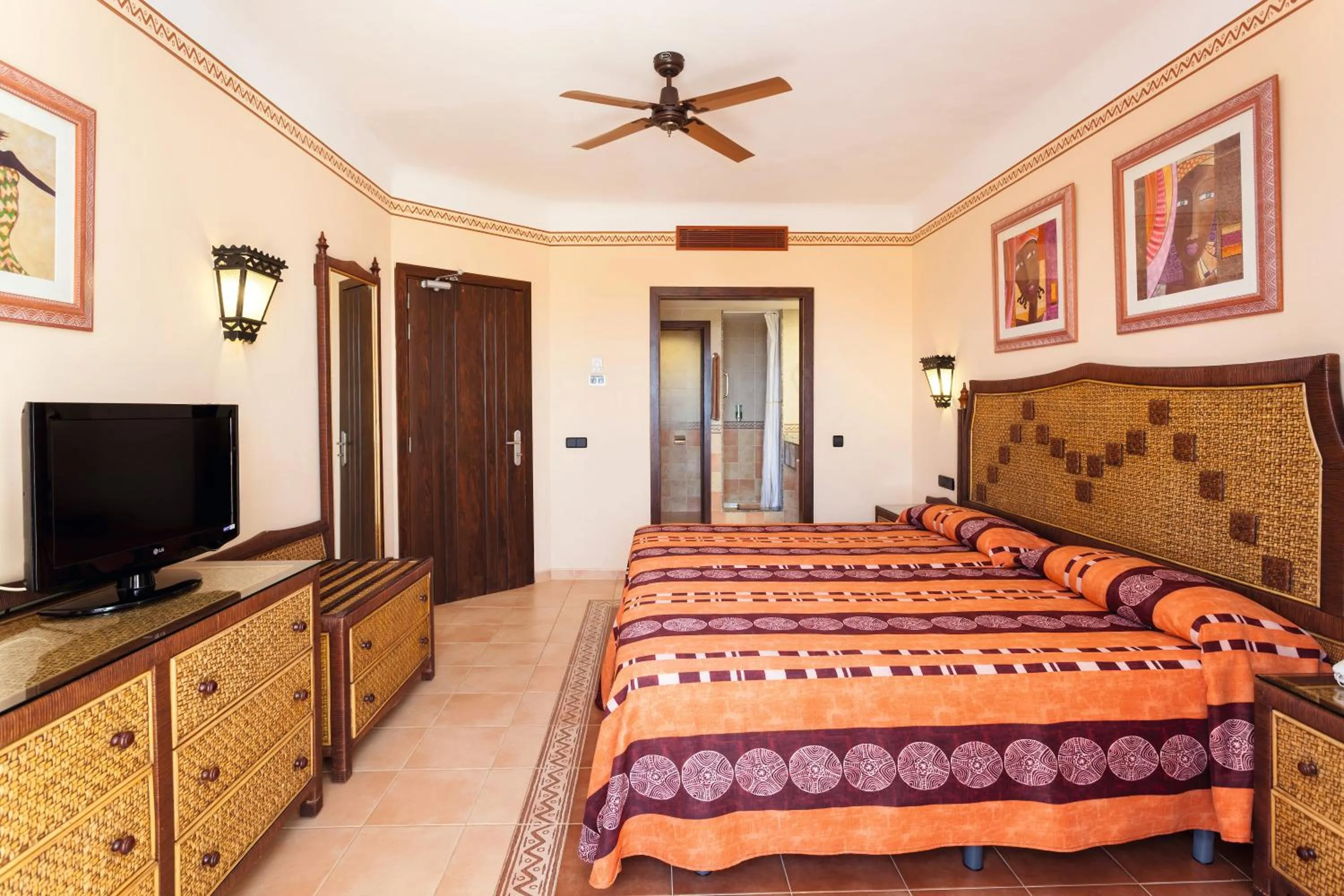 Bed in Hotel Riu Touareg - All Inclusive