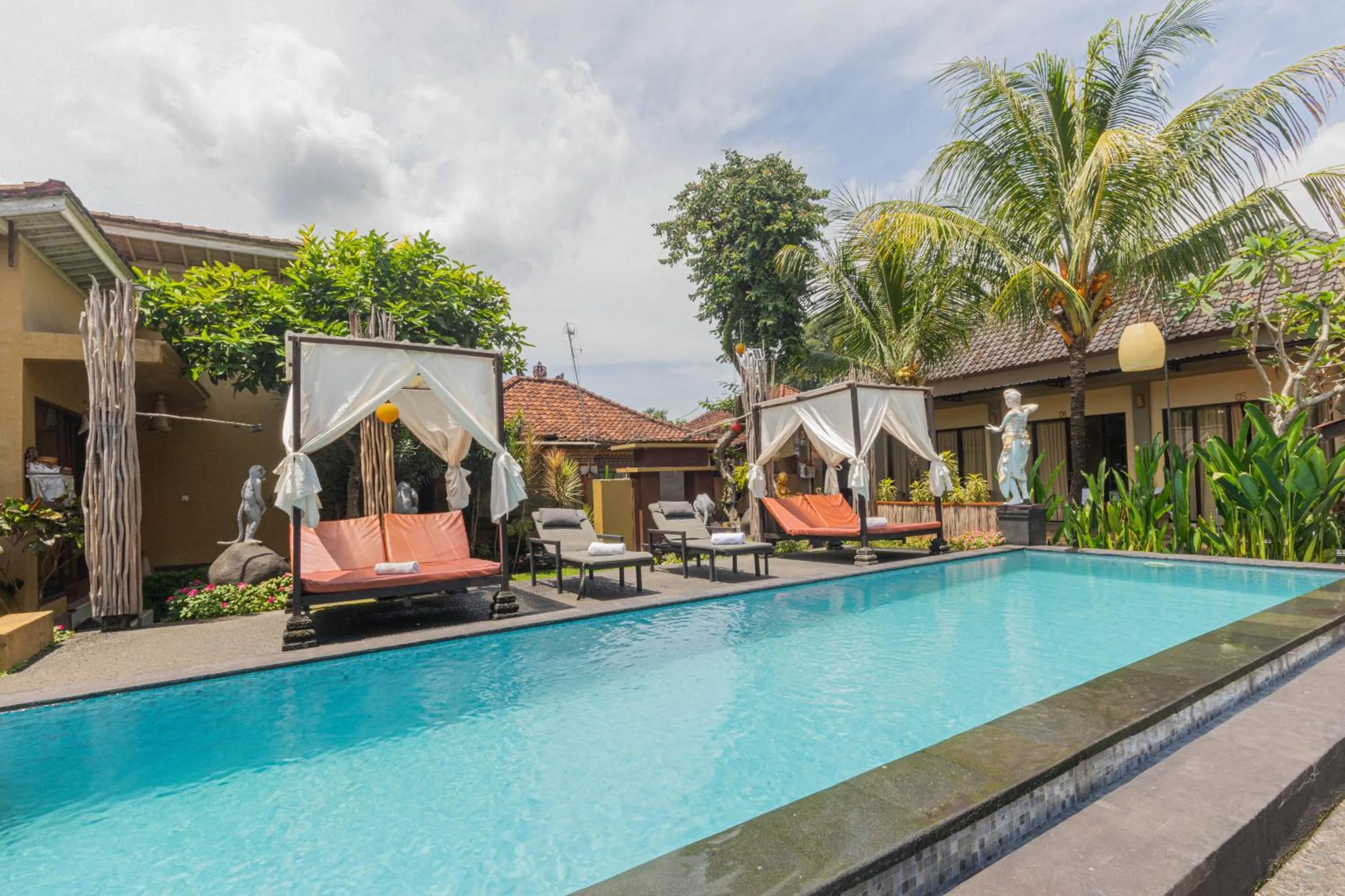 Swimming pool in Pondok Kutuh Guest House