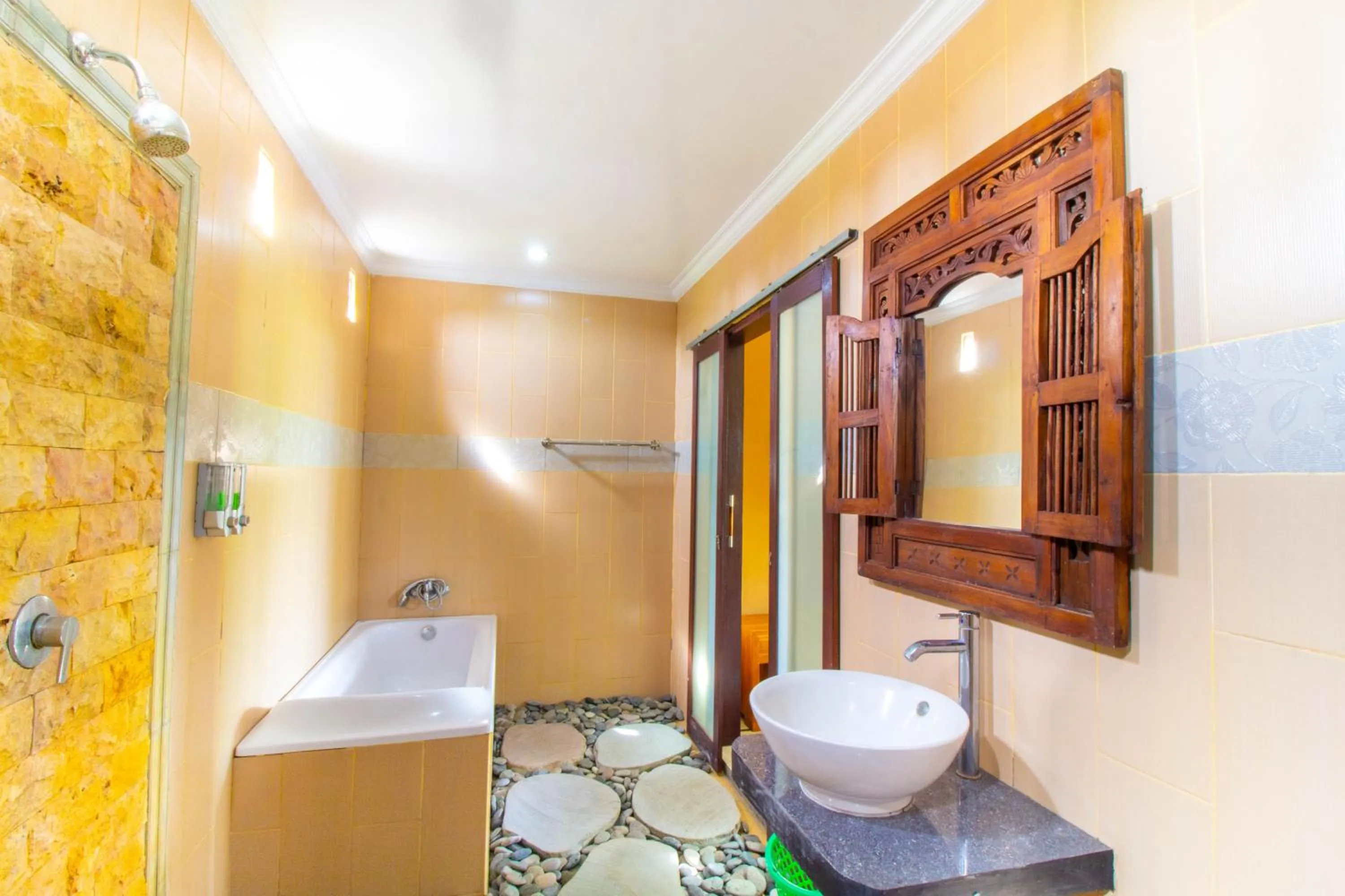Shower in Pondok Kutuh Guest House